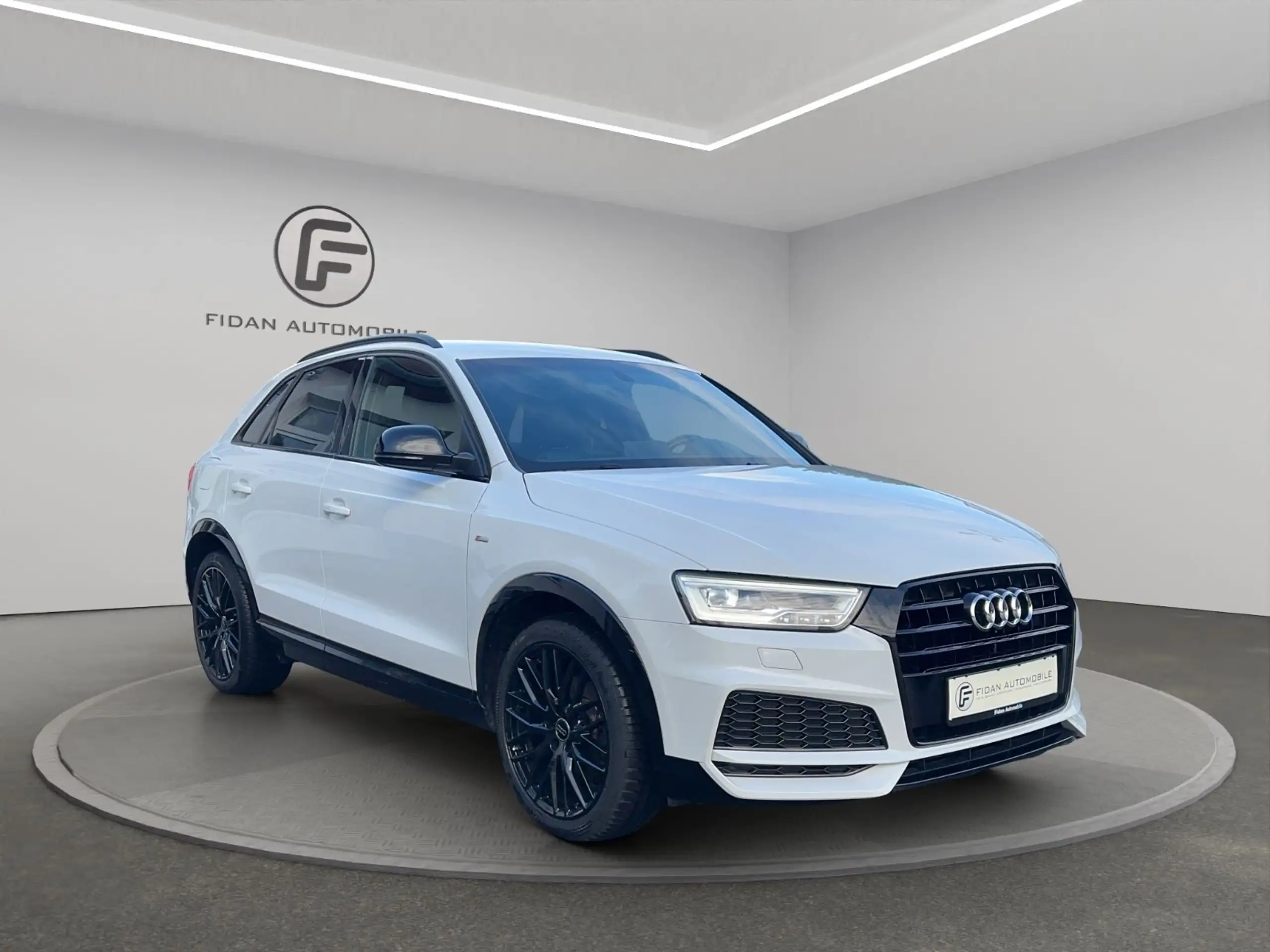 Audi - Q3