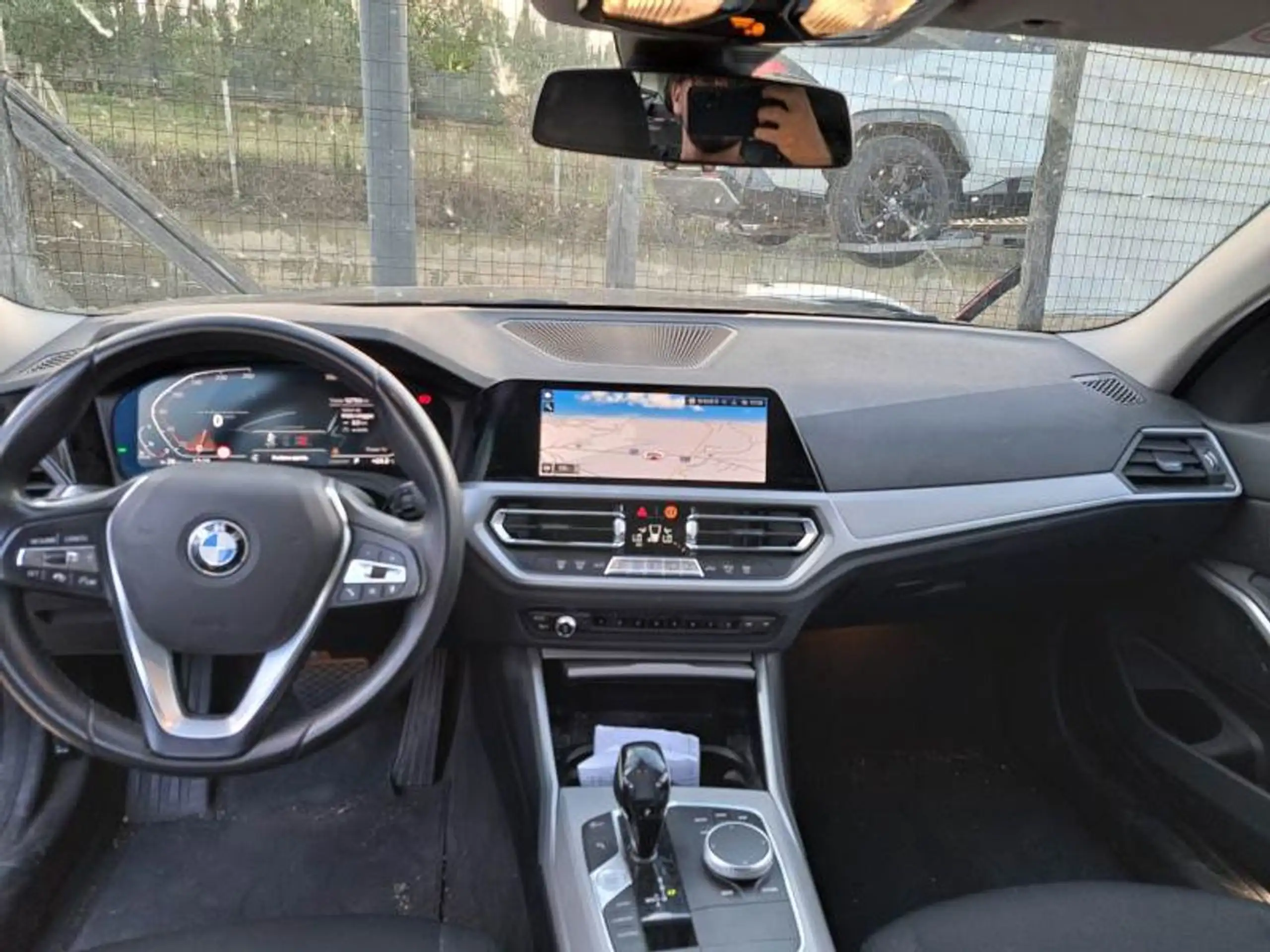 BMW - 318