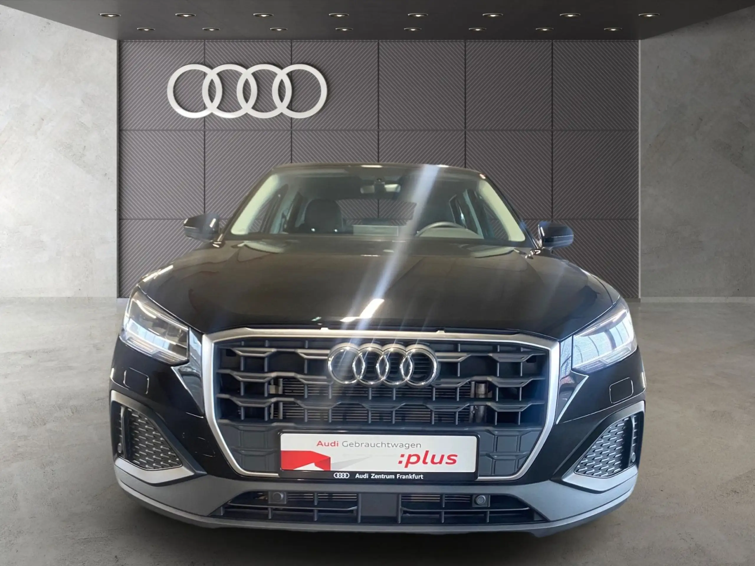 Audi - Q2