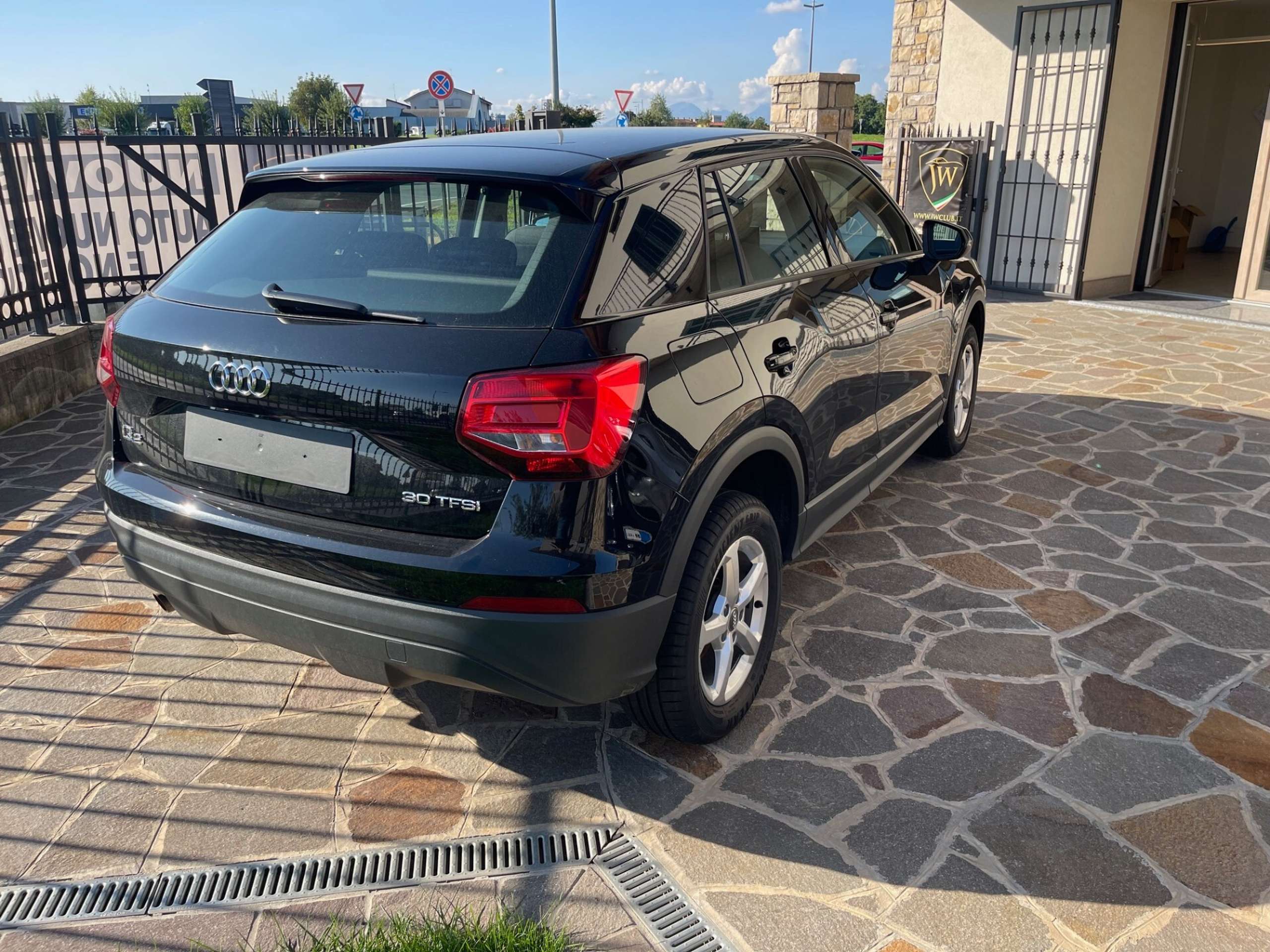 Audi - Q2