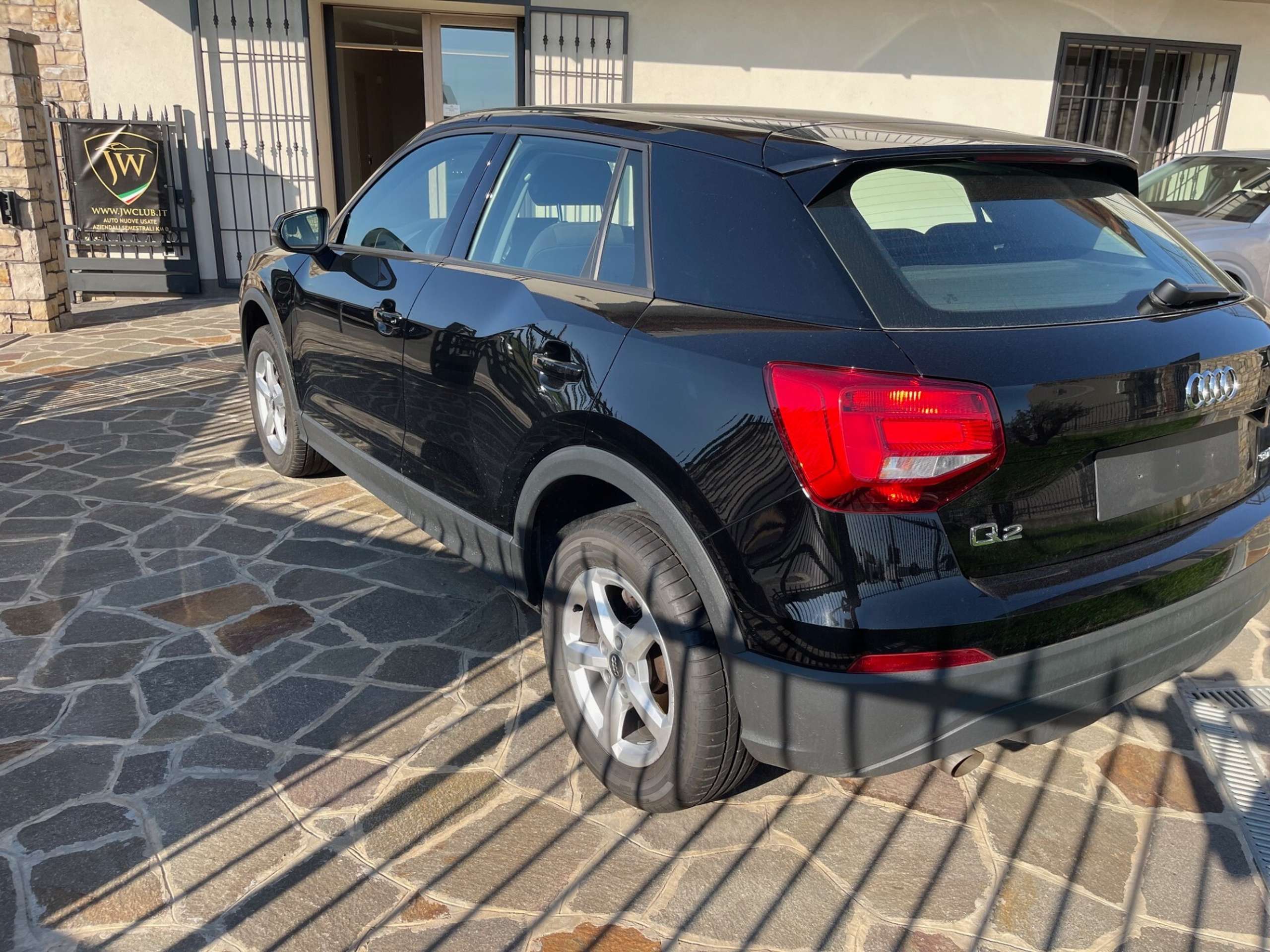 Audi - Q2