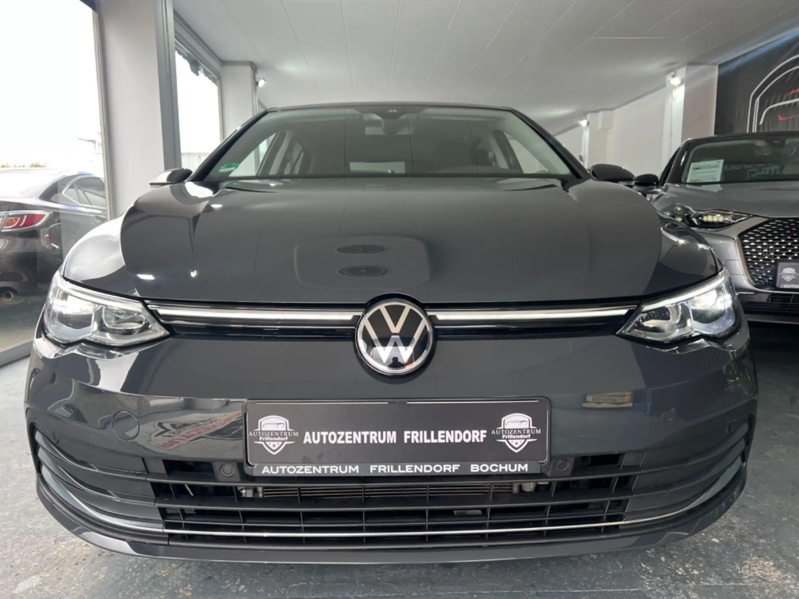 Volkswagen - Golf