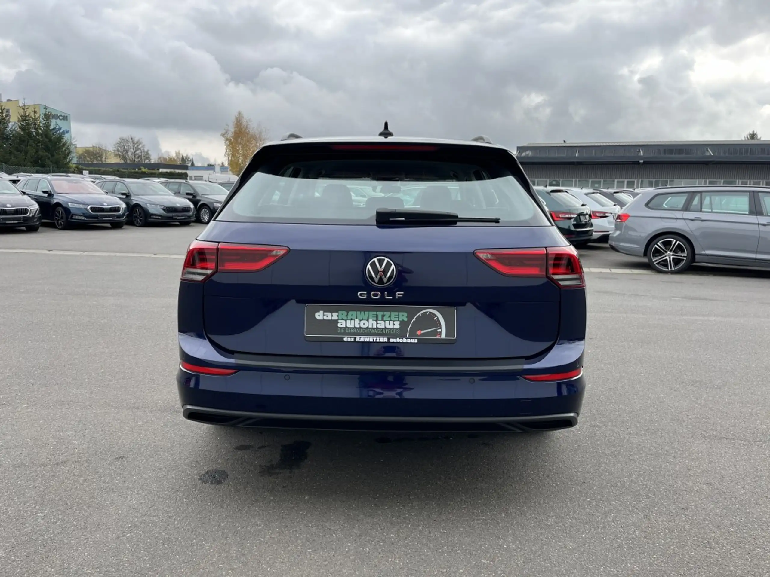 Volkswagen - Golf