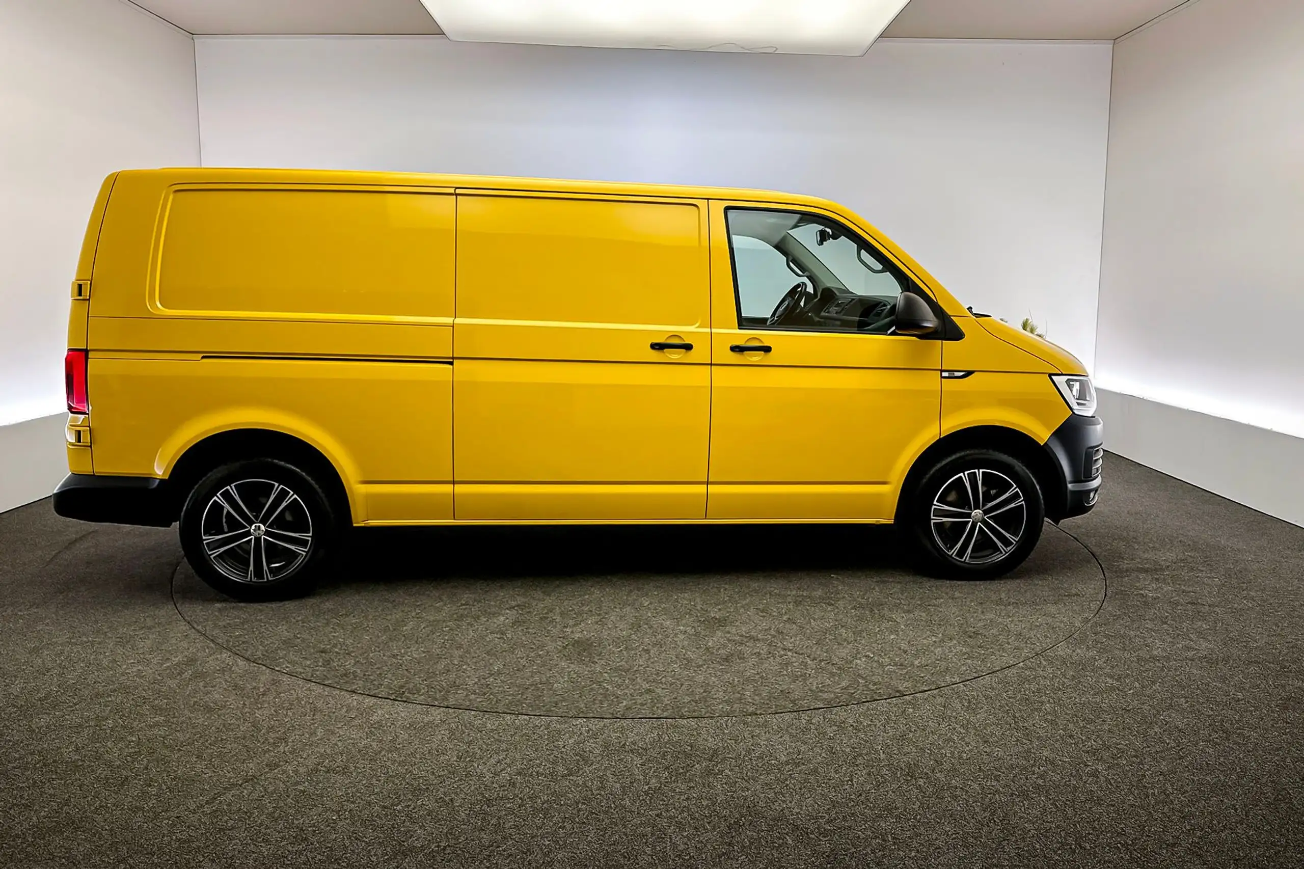 Volkswagen - T6 Transporter