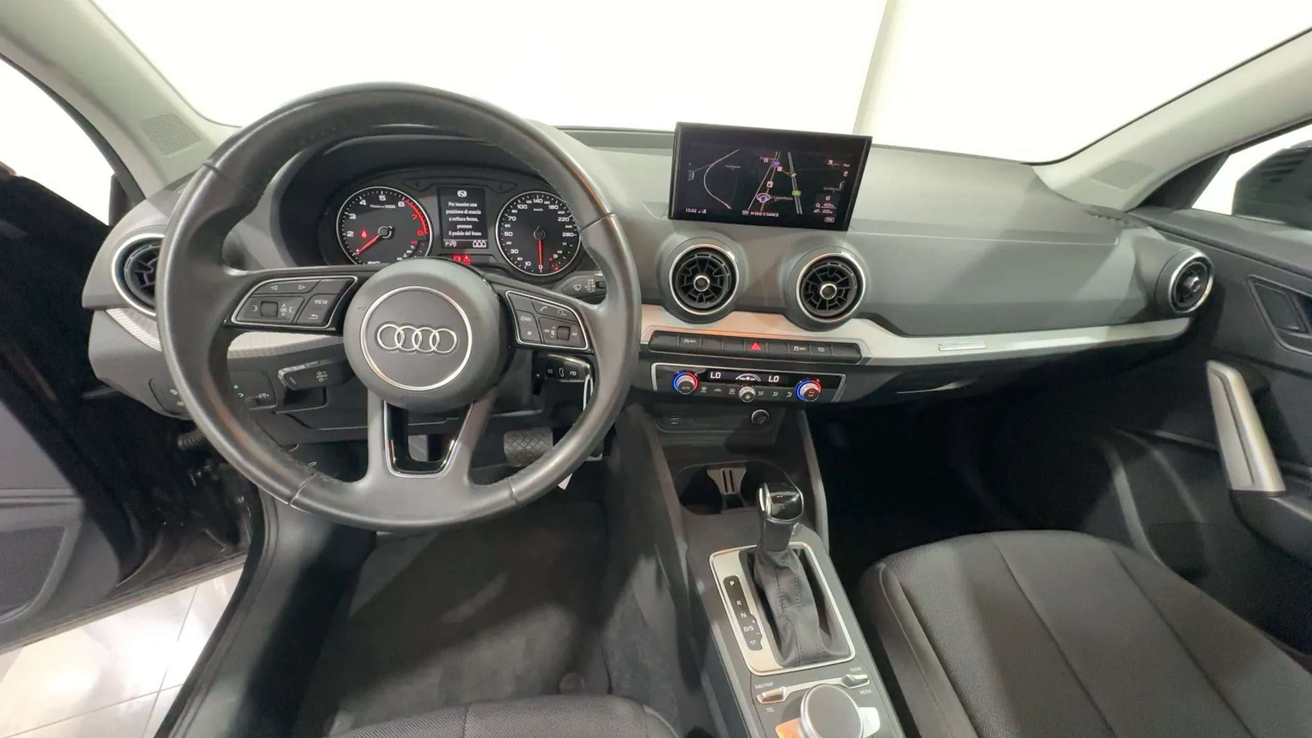 Audi - Q2