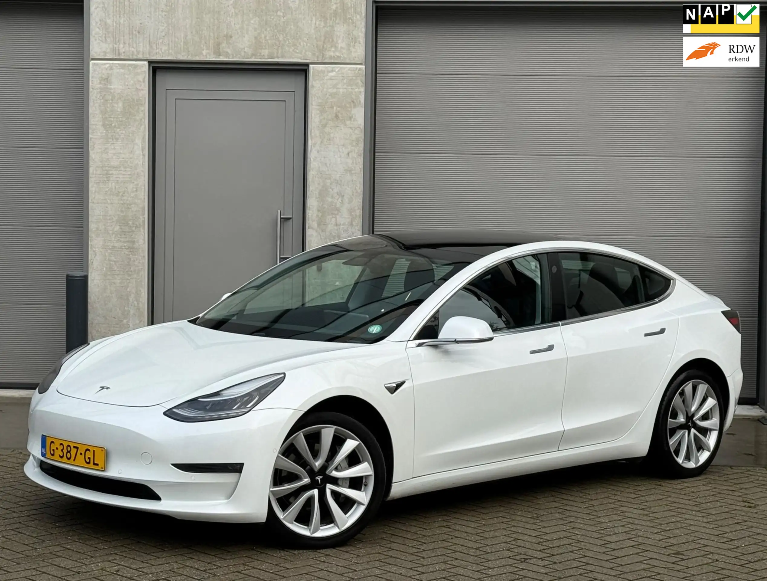 Tesla - Model 3