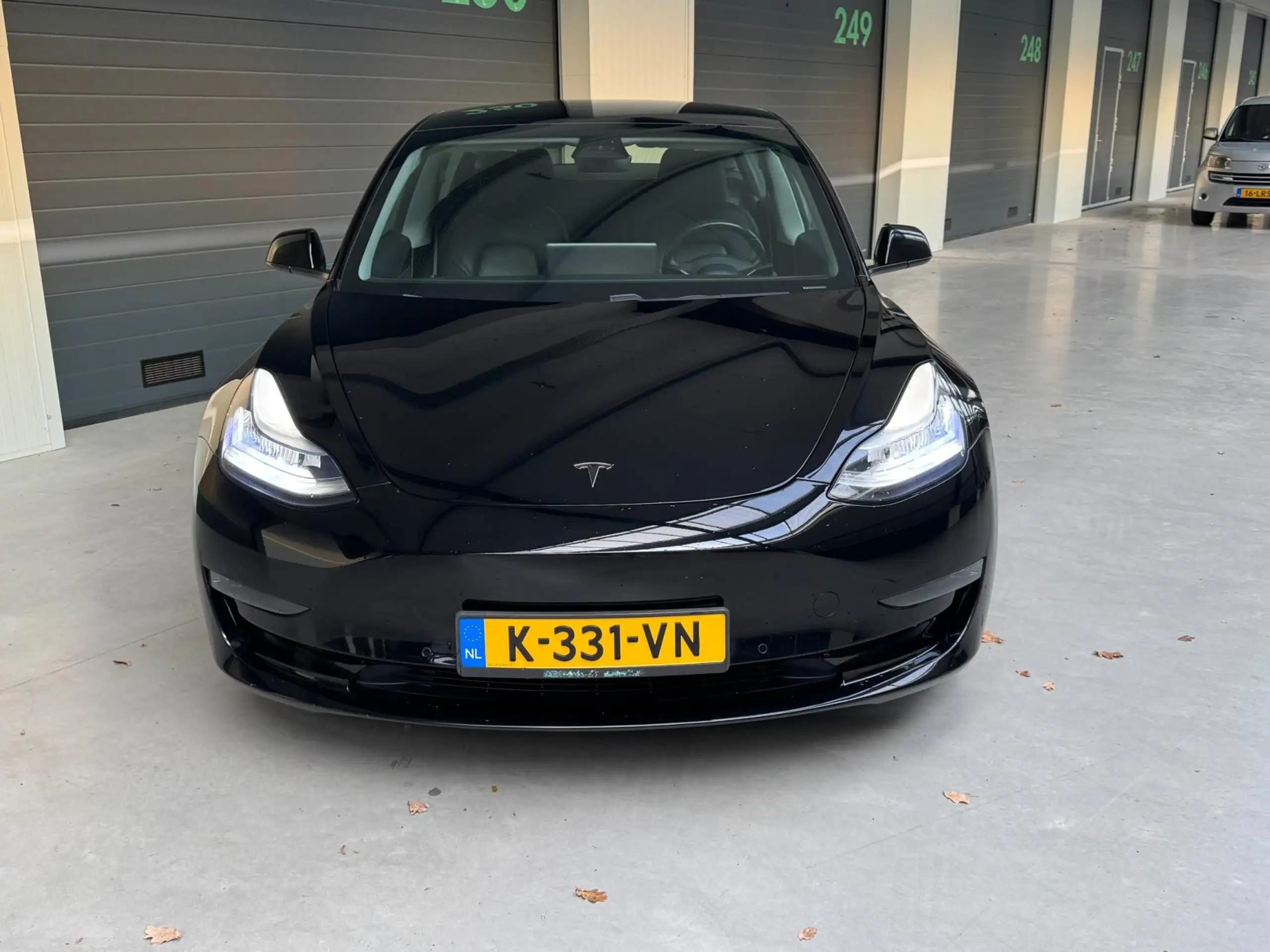 Tesla - Model 3