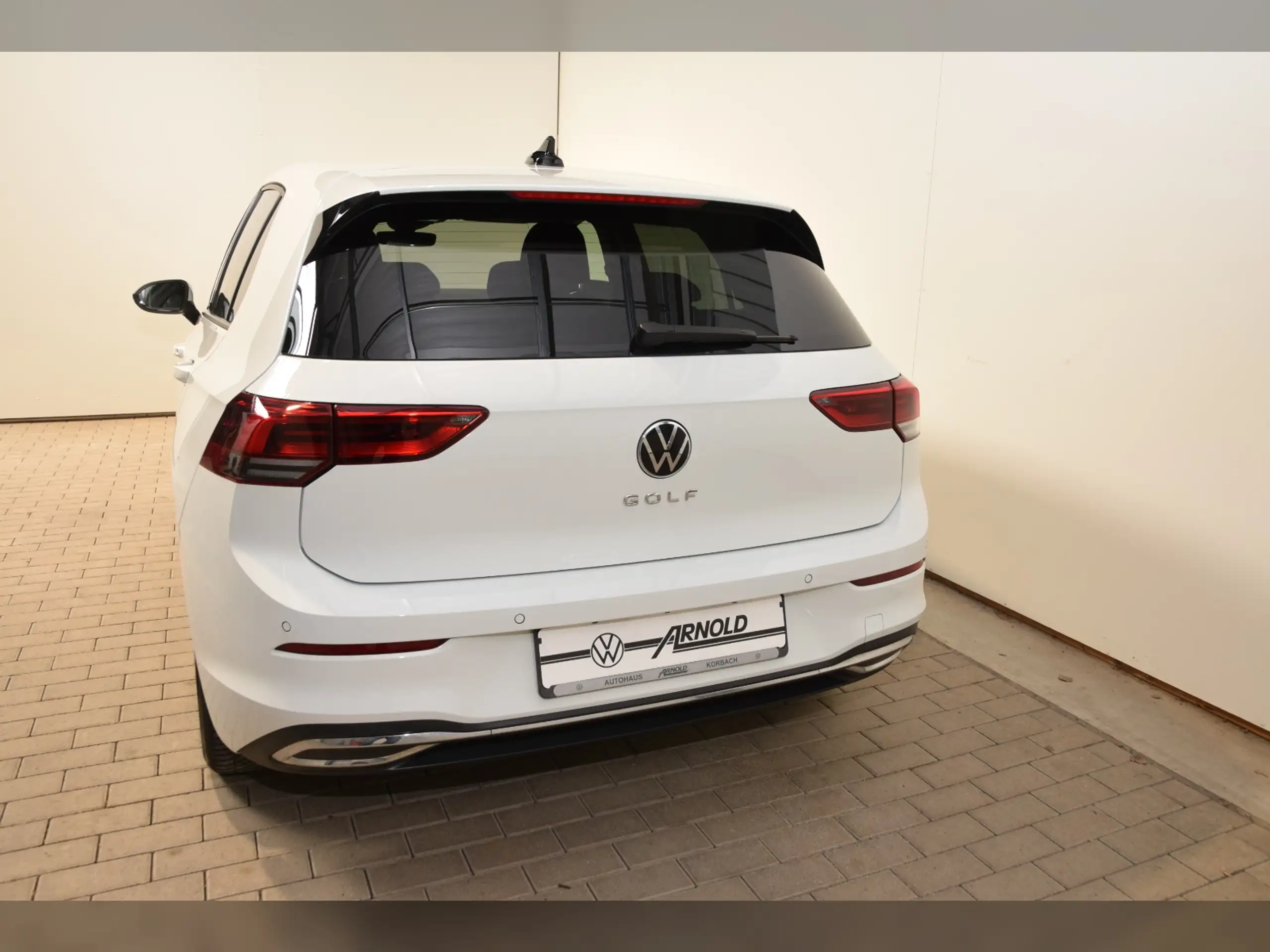 Volkswagen - Golf