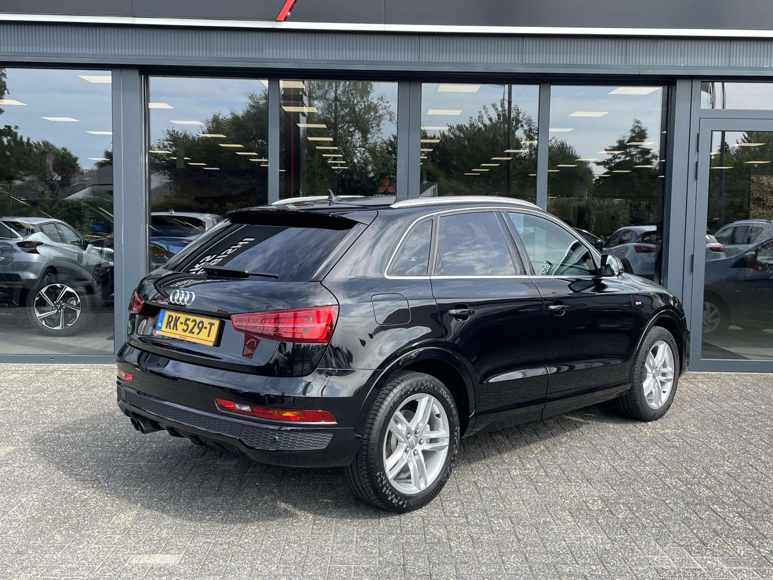 Audi - Q3