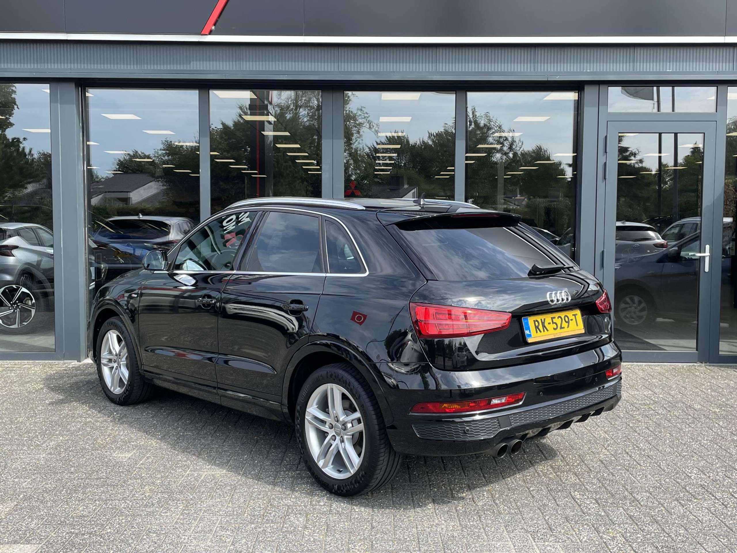 Audi - Q3