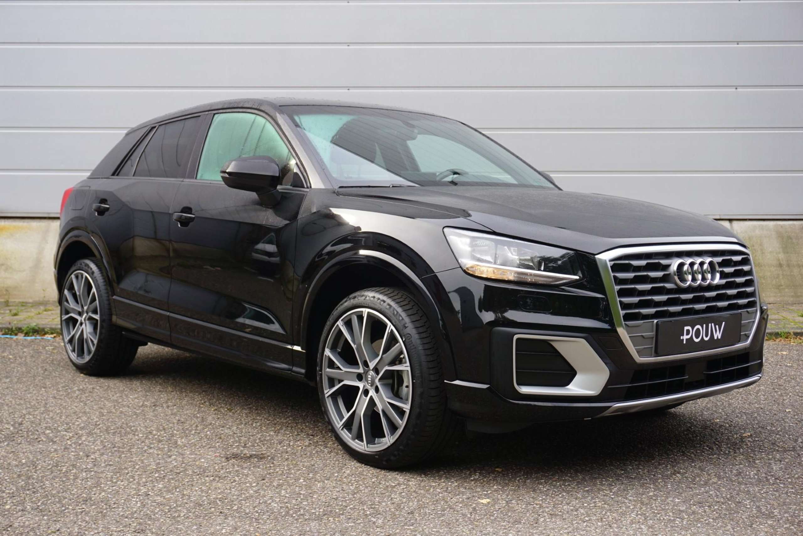 Audi - Q2