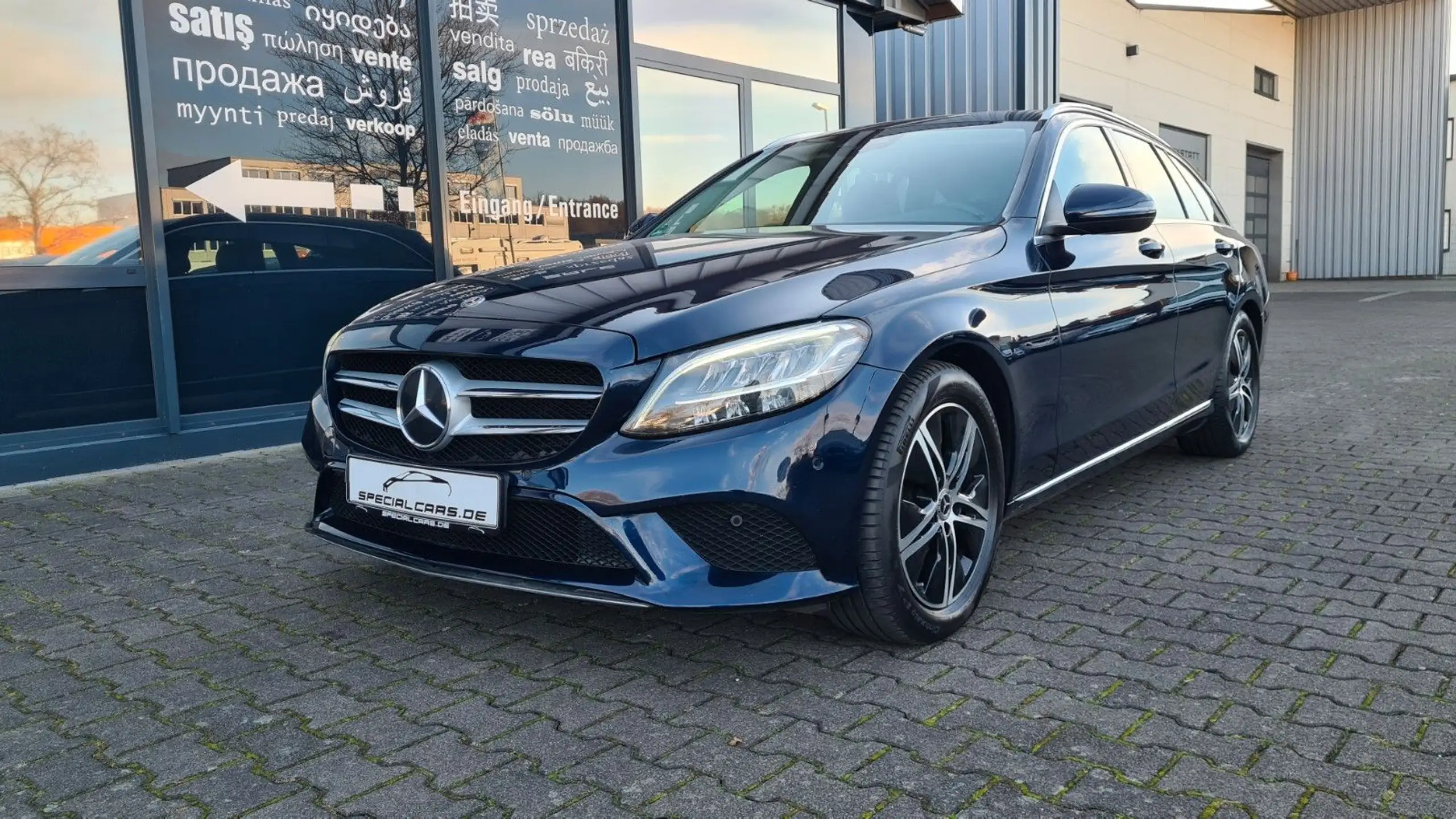 Mercedes-Benz - C 220