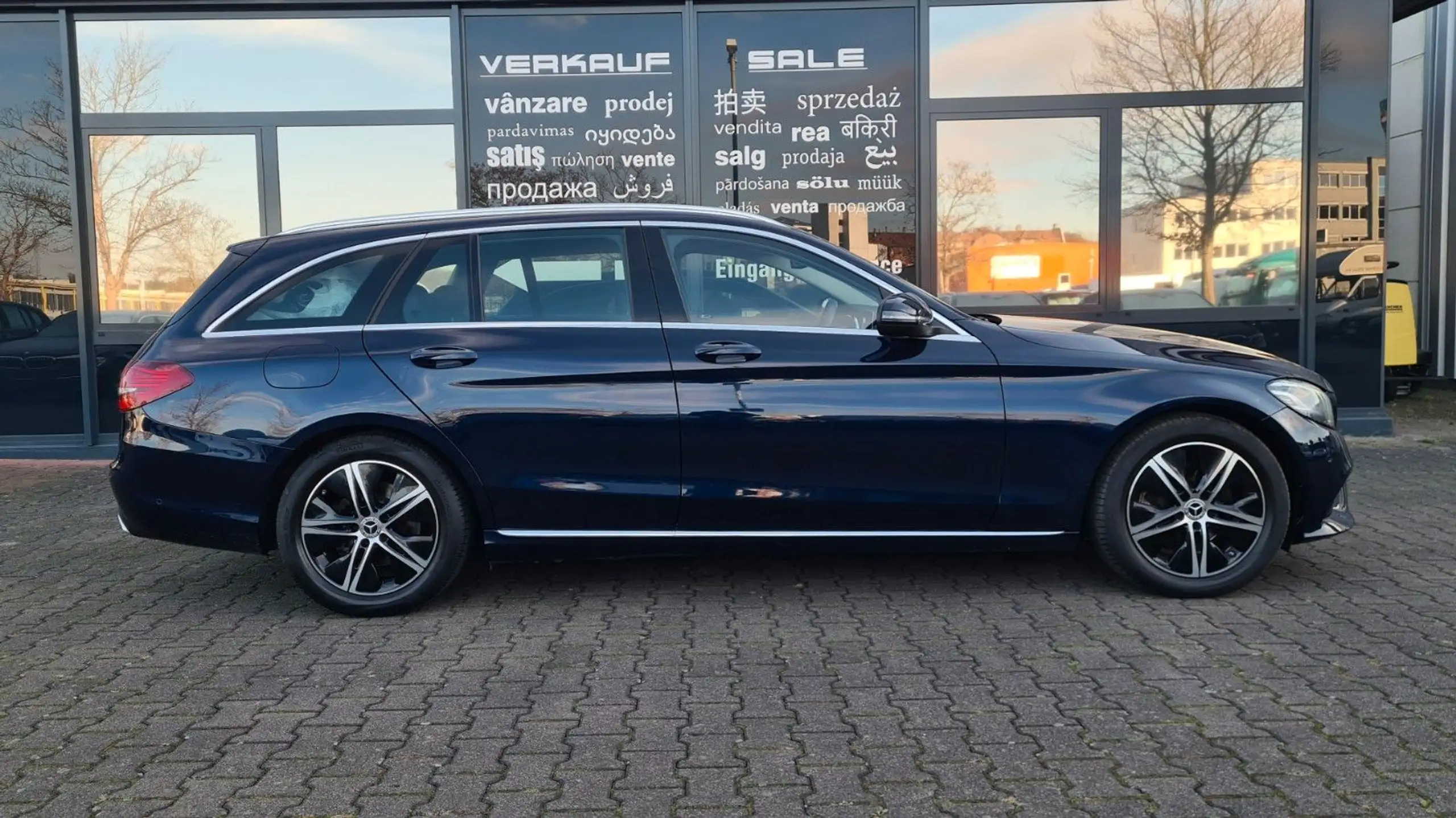 Mercedes-Benz - C 220