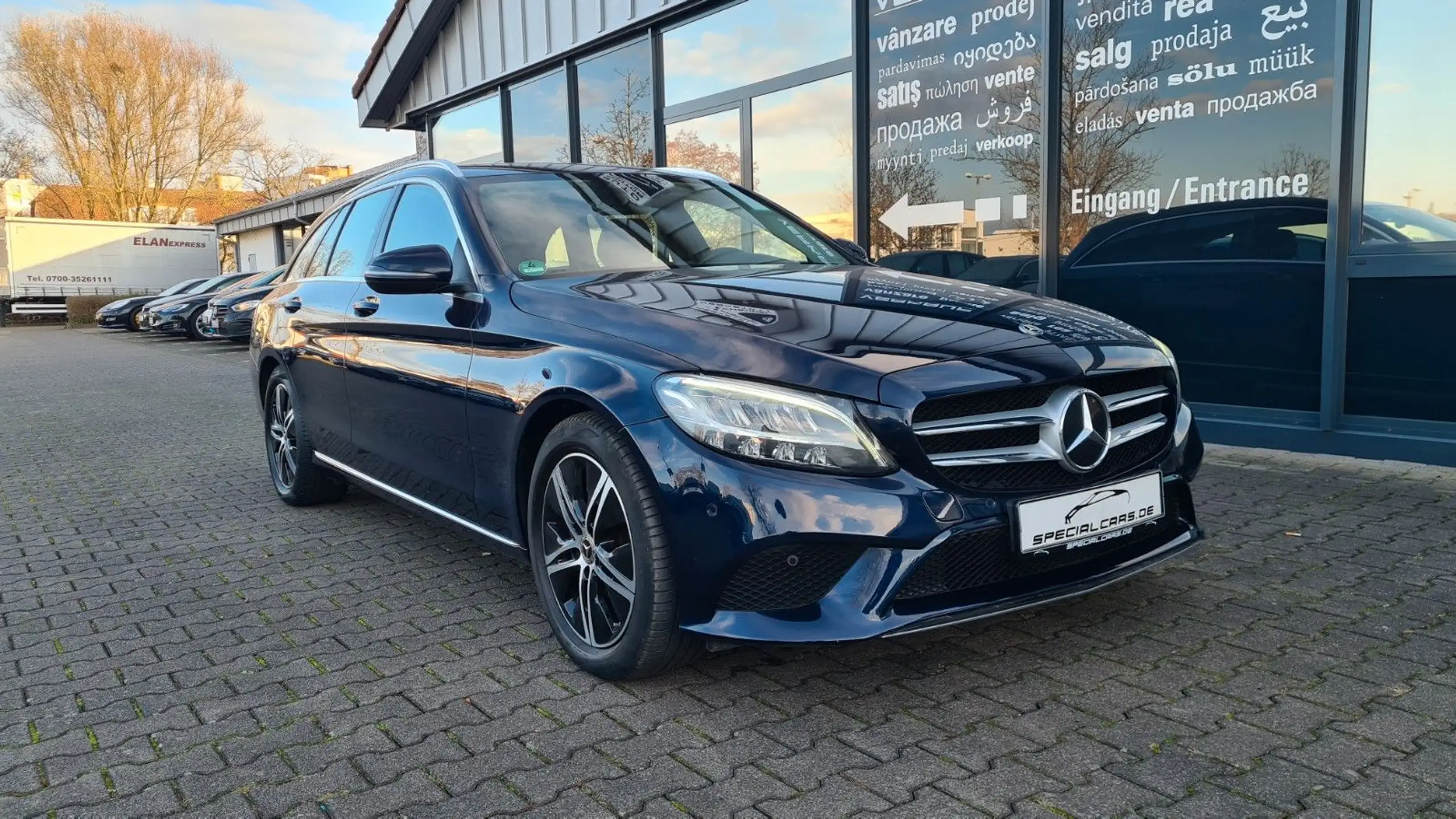 Mercedes-Benz - C 220