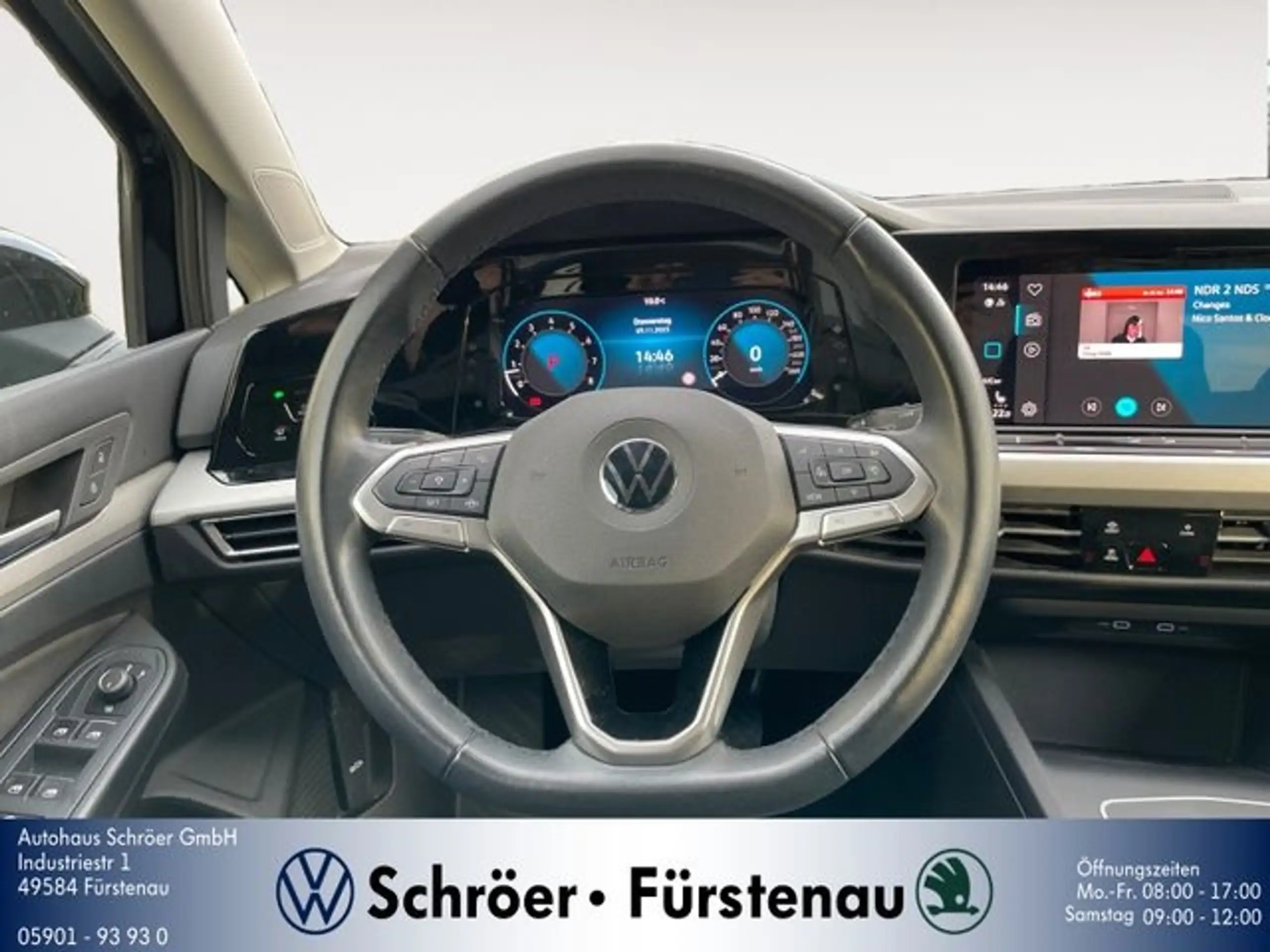 Volkswagen - Golf