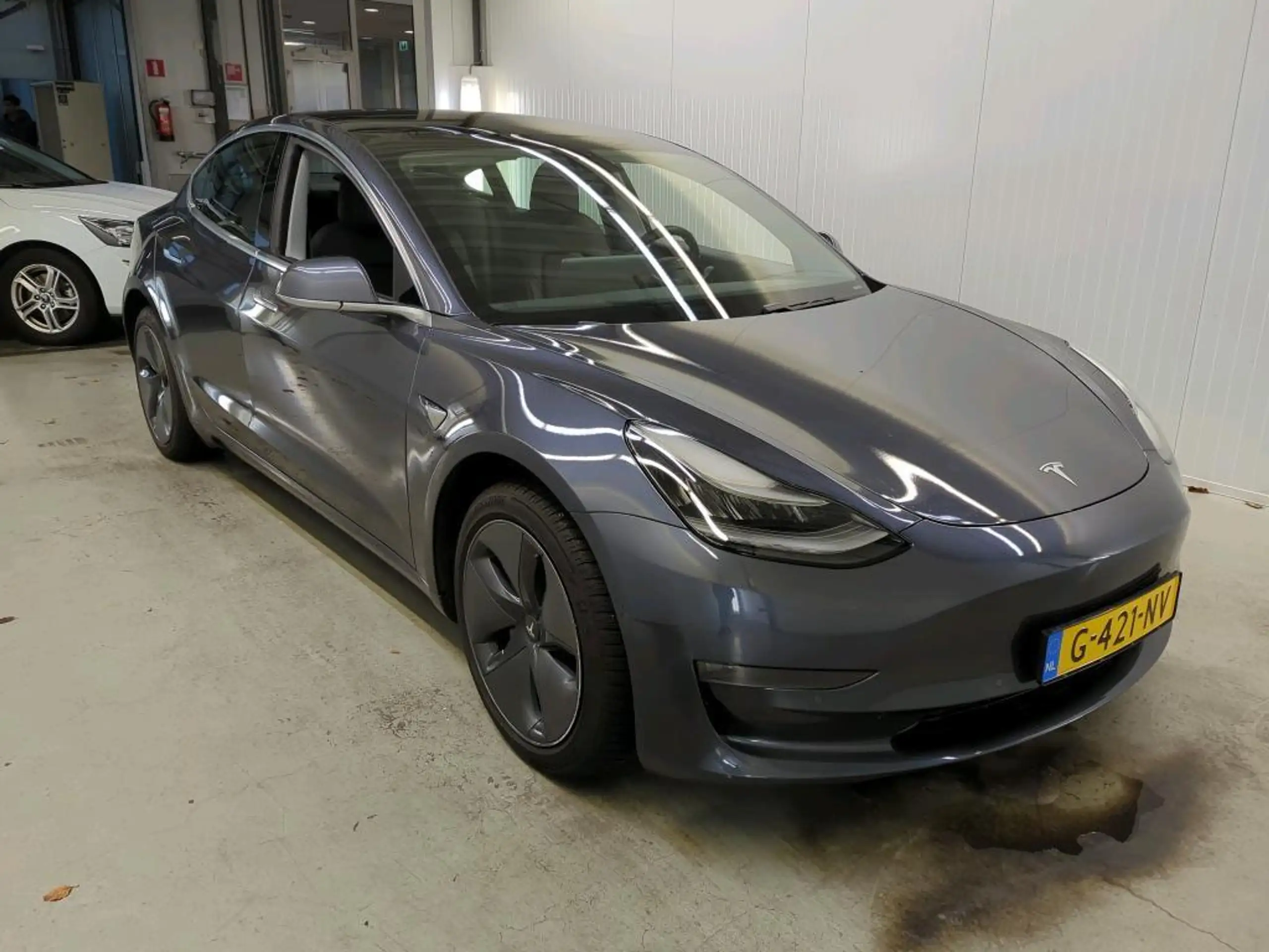 Tesla - Model 3