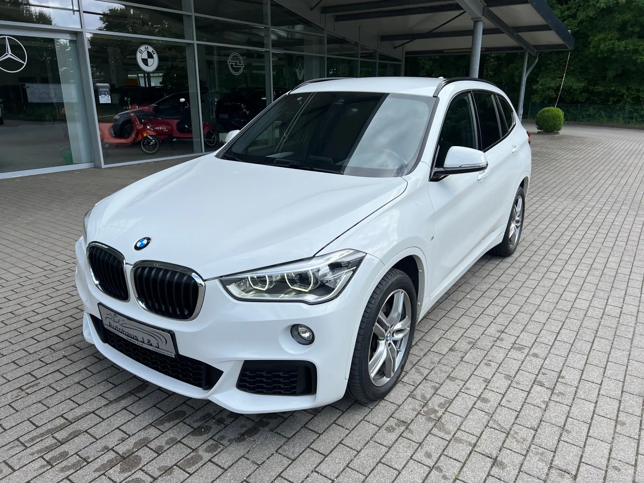 BMW - X1