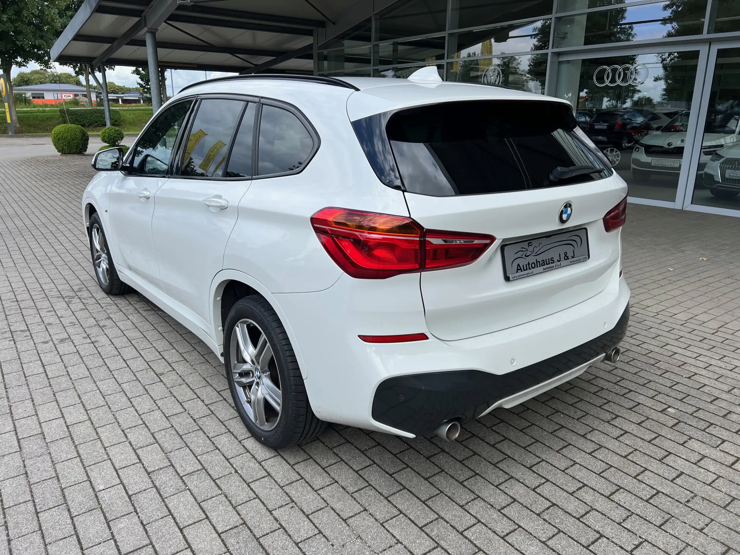 BMW - X1