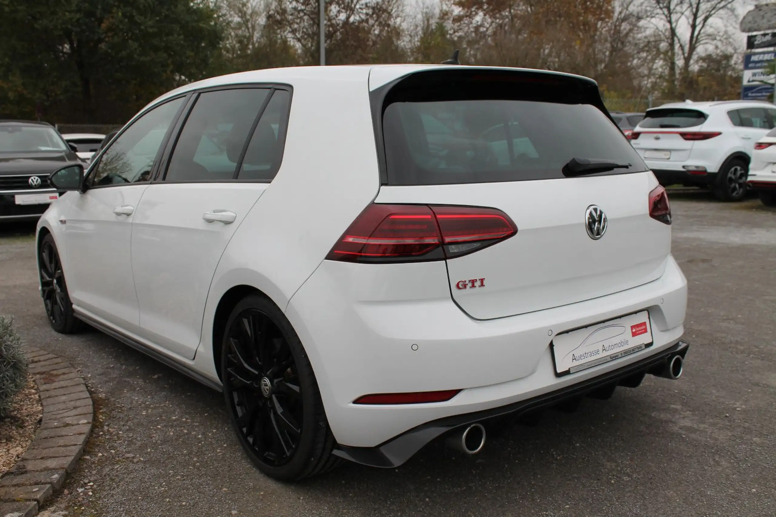 Volkswagen - Golf