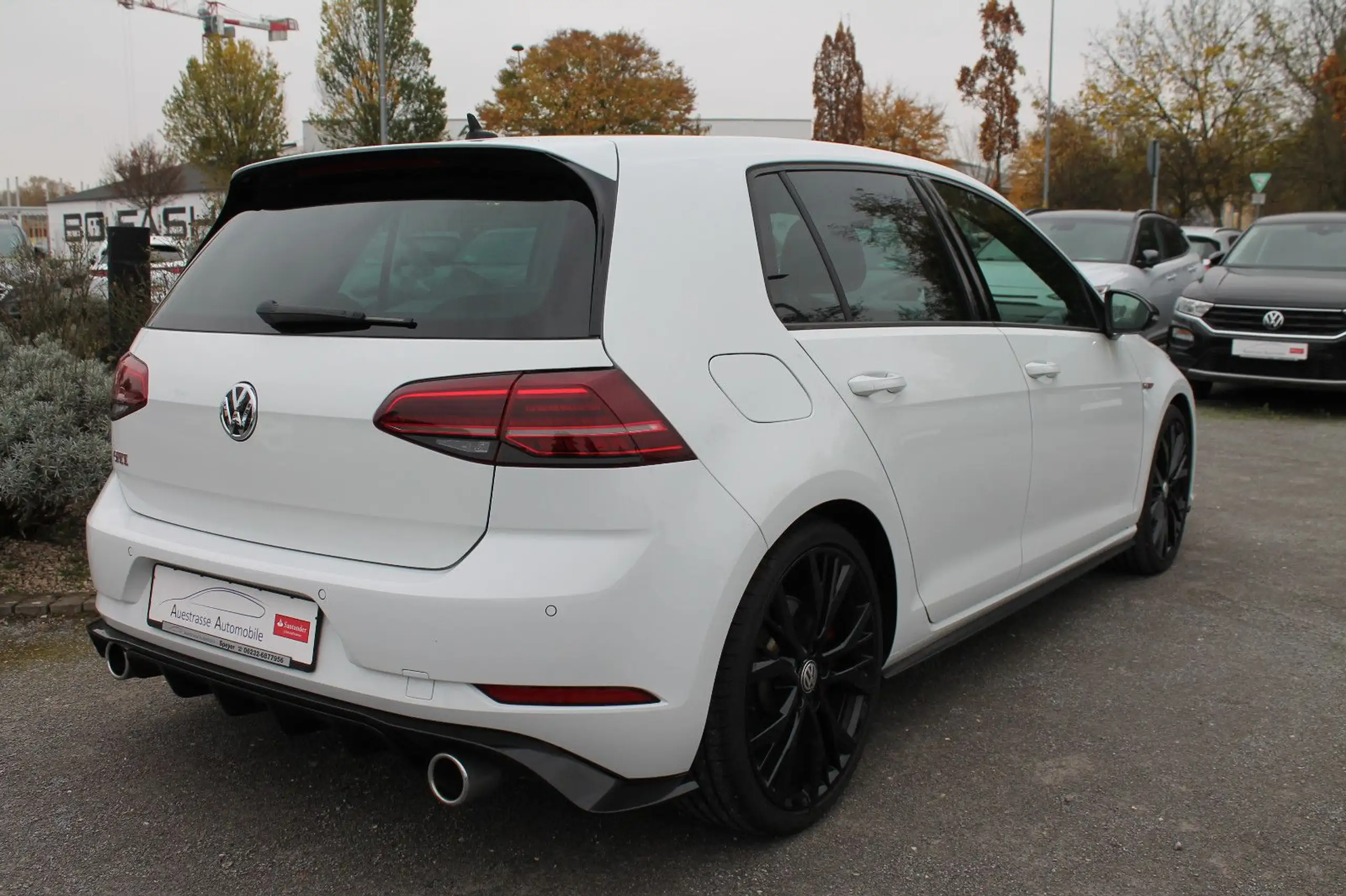 Volkswagen - Golf