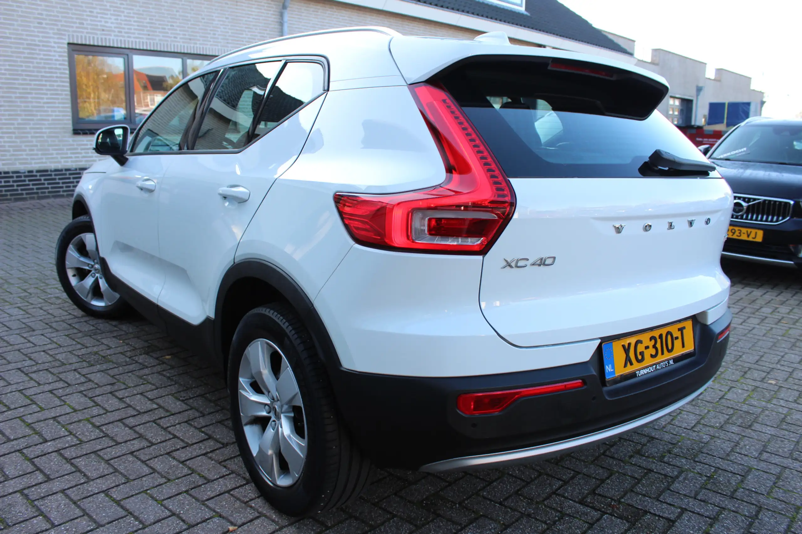 Volvo - XC40