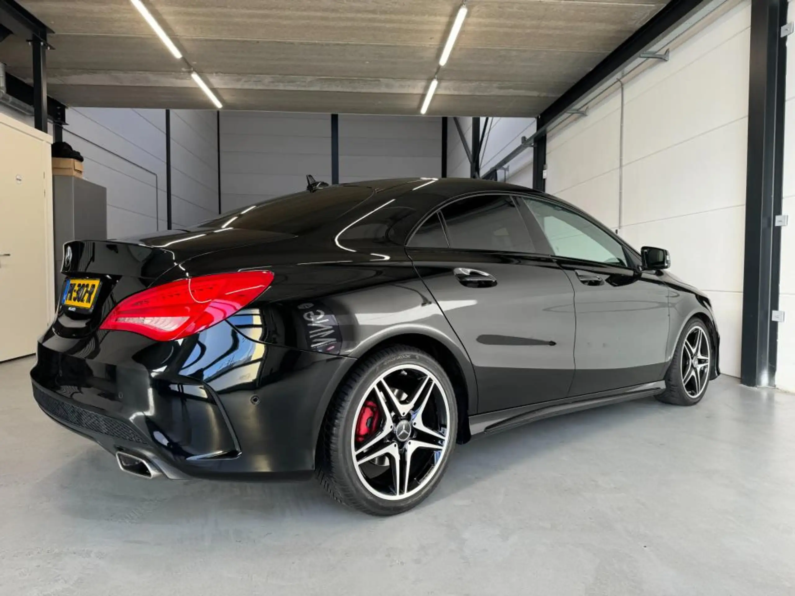 Mercedes-Benz - CLA 180