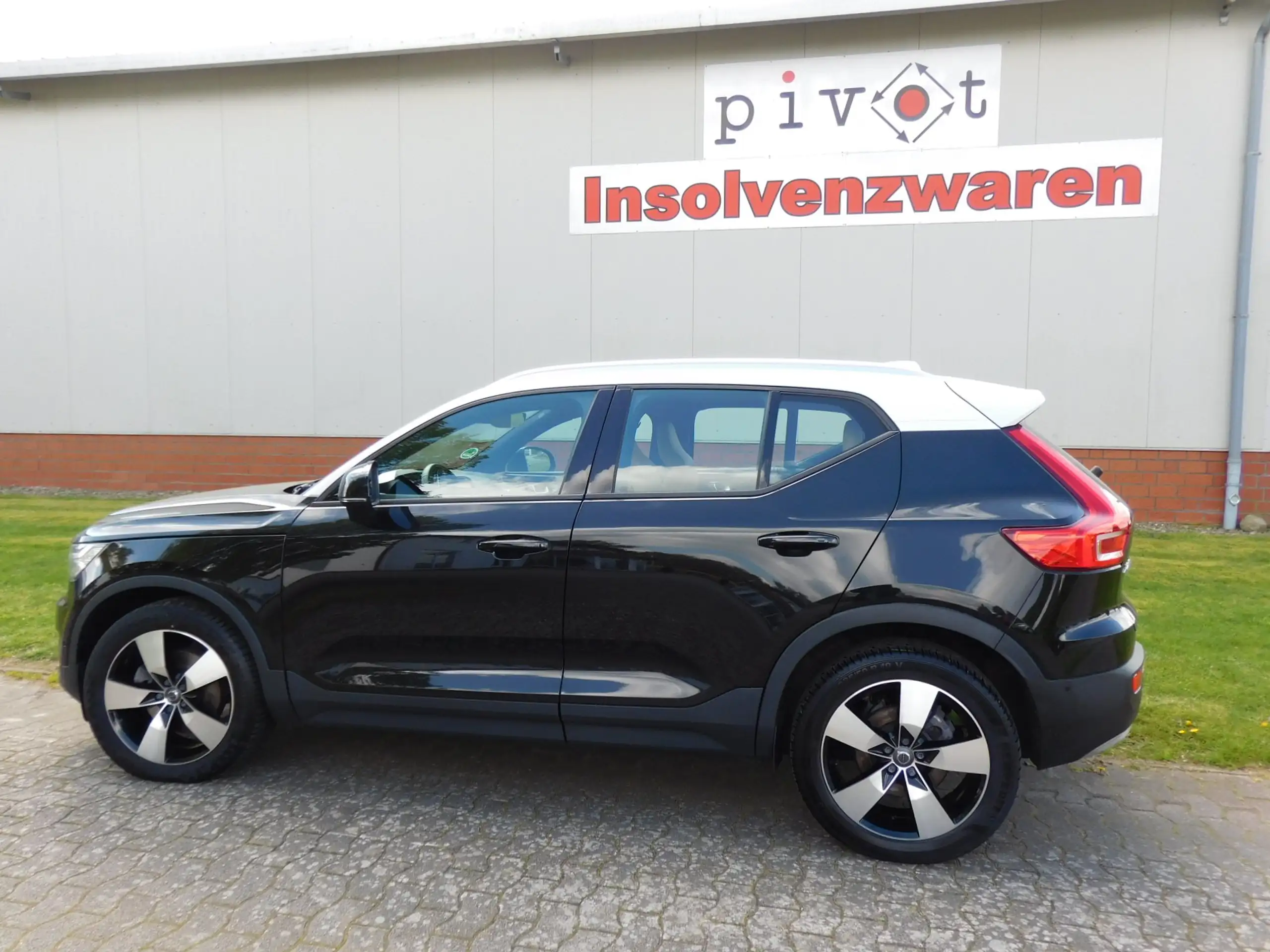 Volvo - XC40