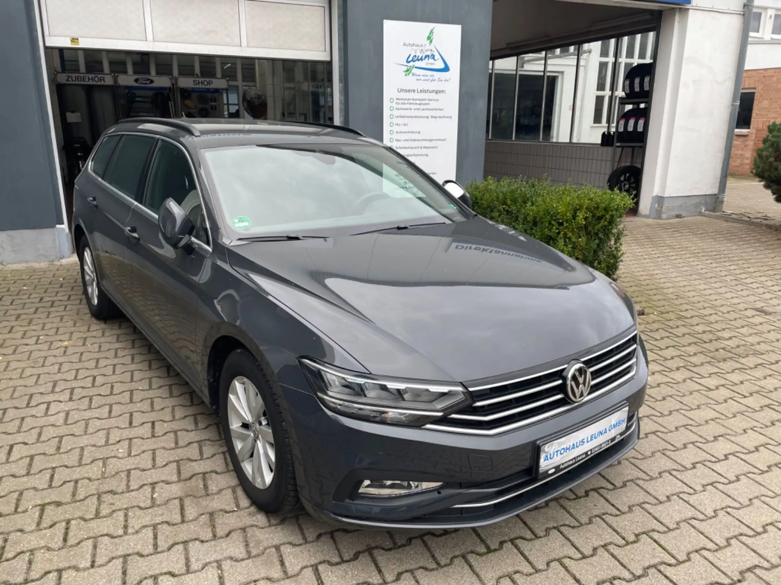 Volkswagen - Passat Variant