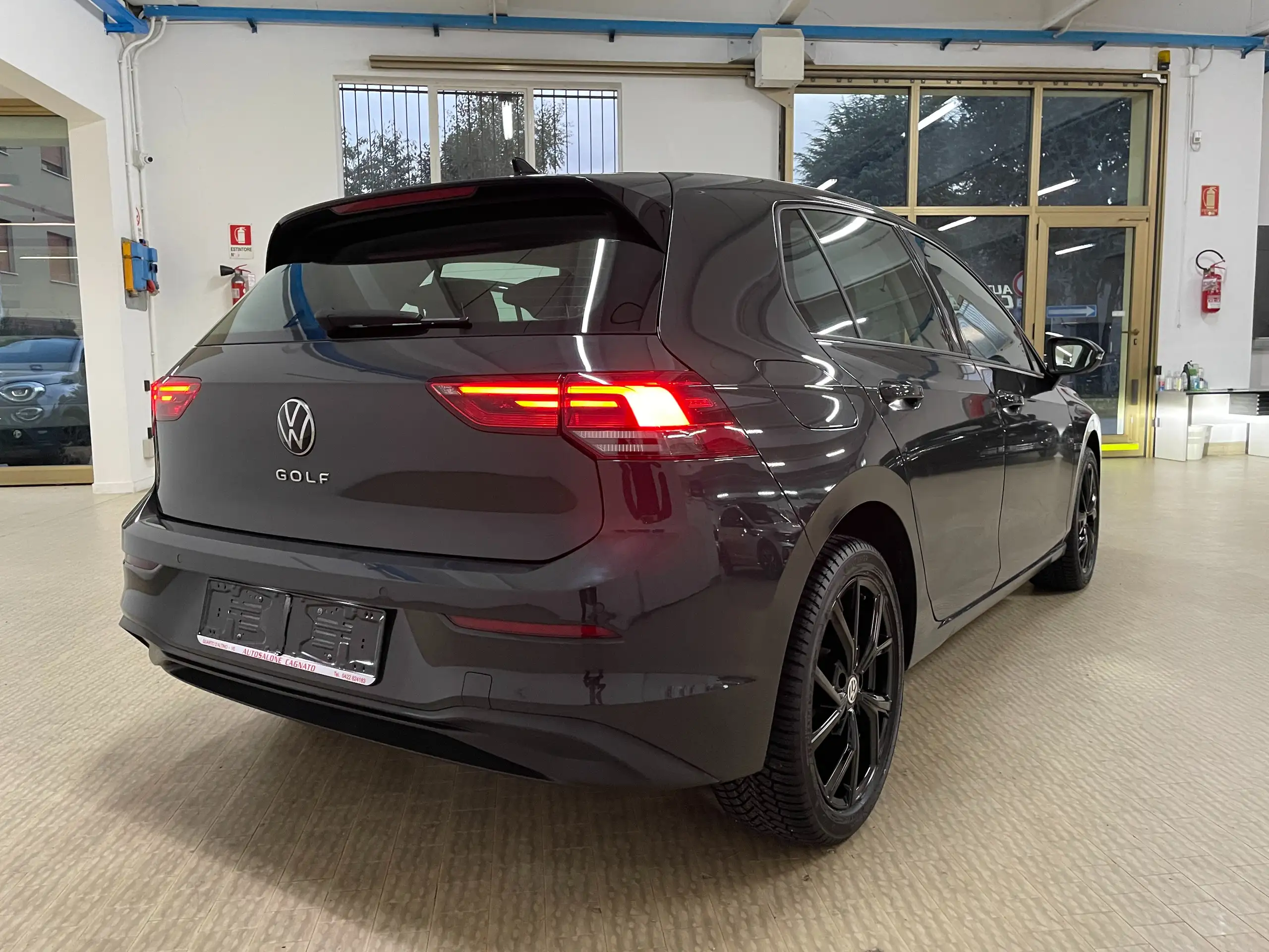 Volkswagen - Golf