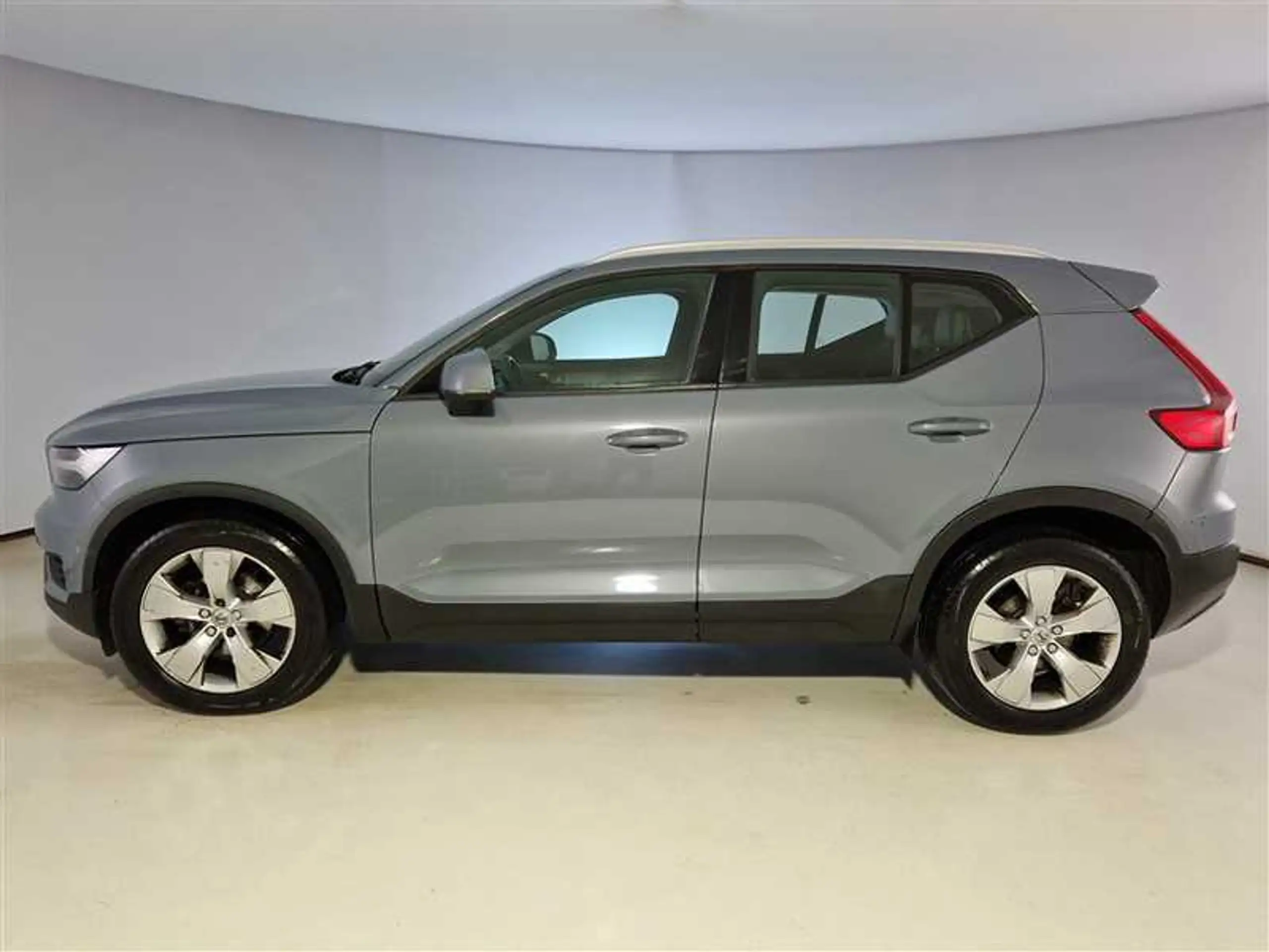 Volvo - XC40