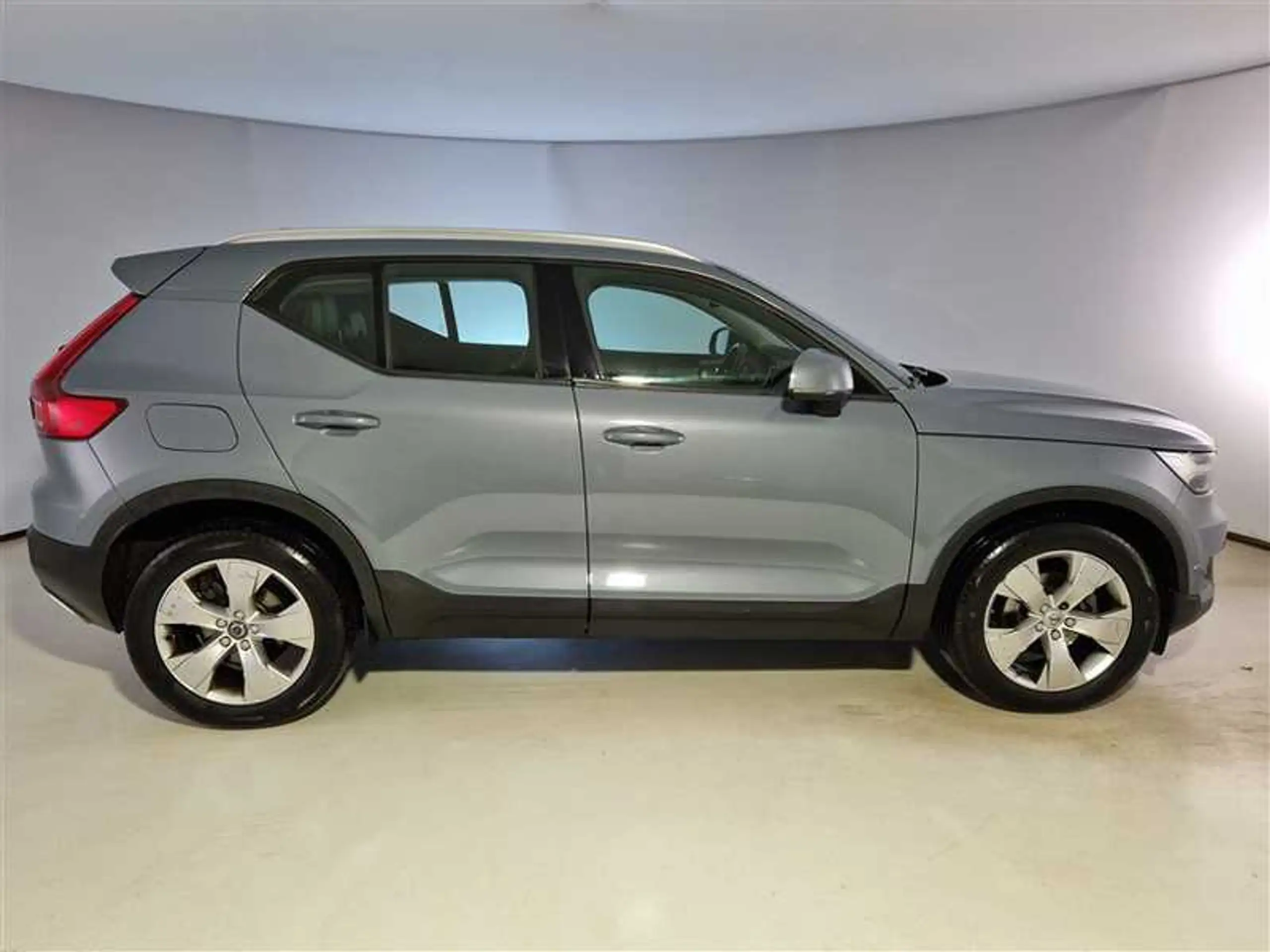 Volvo - XC40