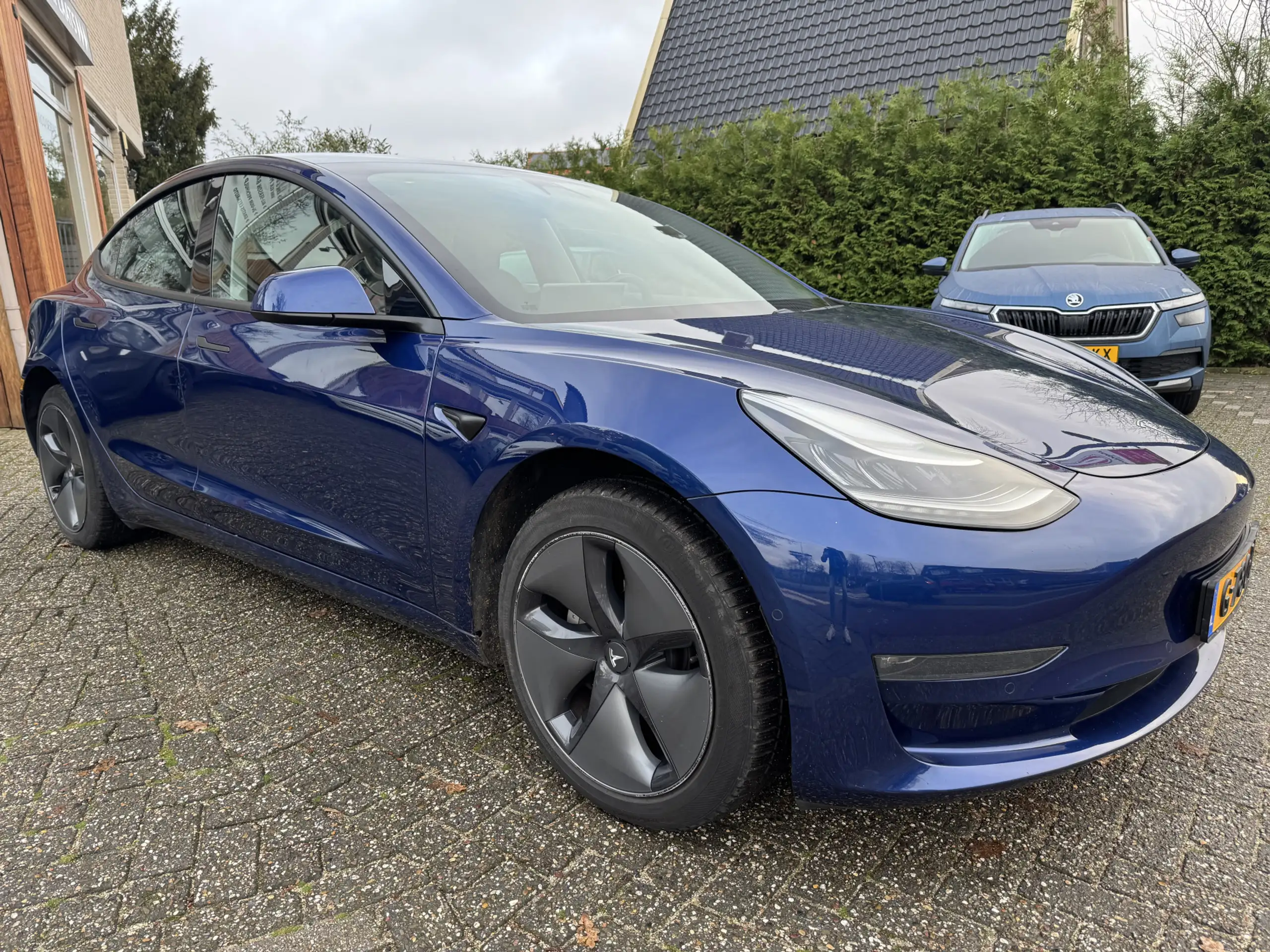 Tesla - Model 3