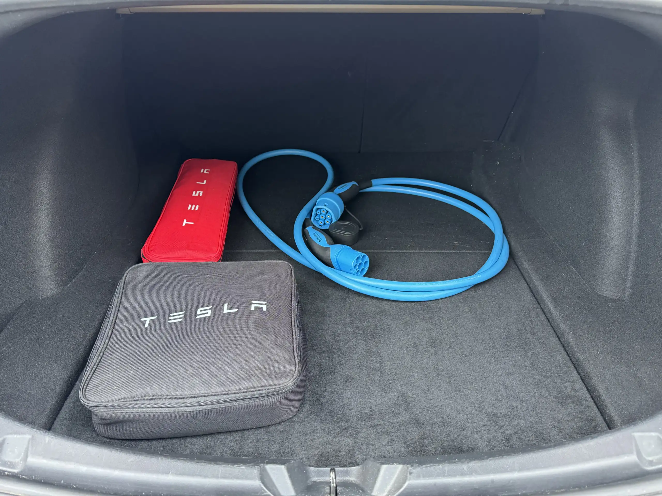 Tesla - Model 3