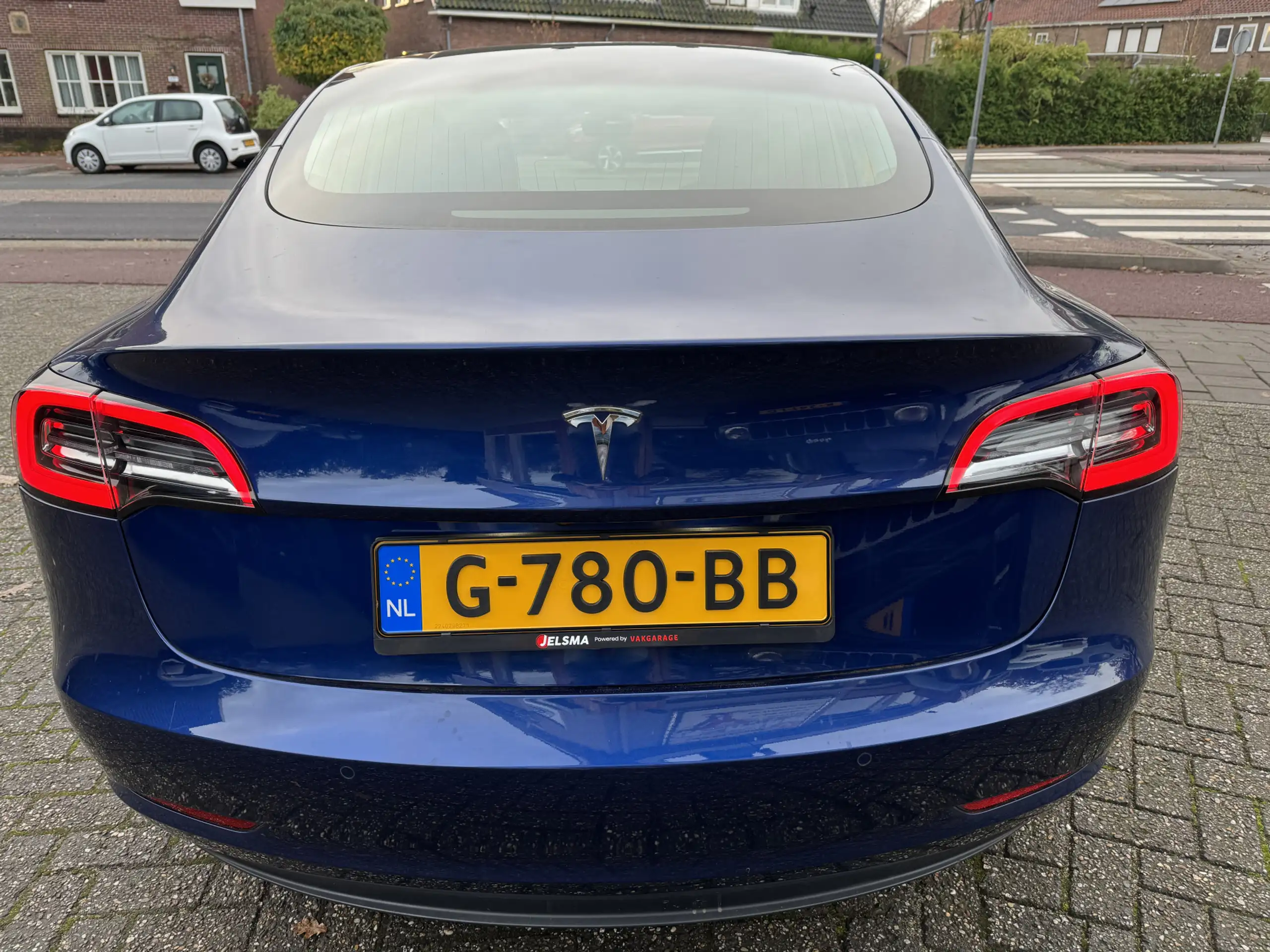 Tesla - Model 3