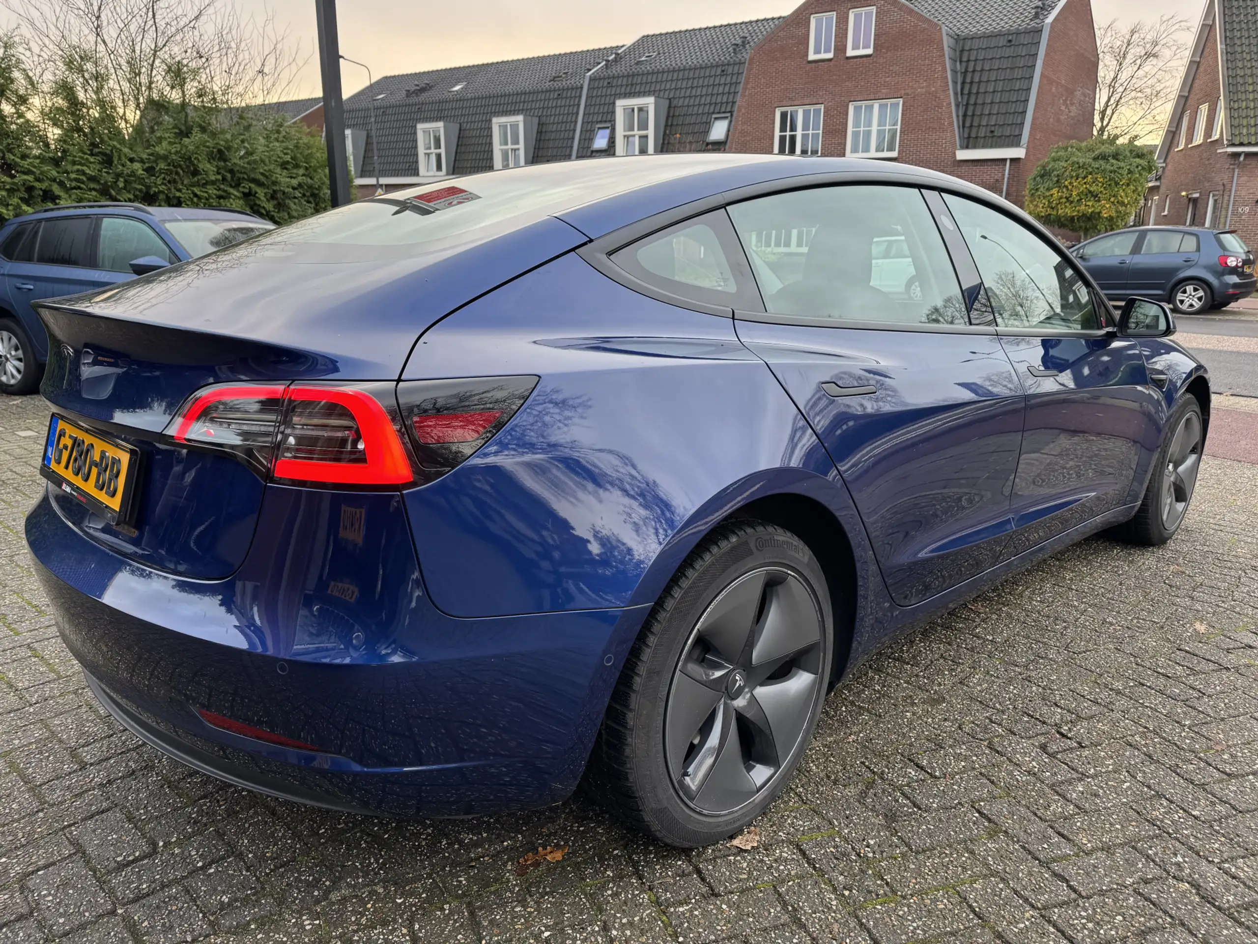 Tesla - Model 3