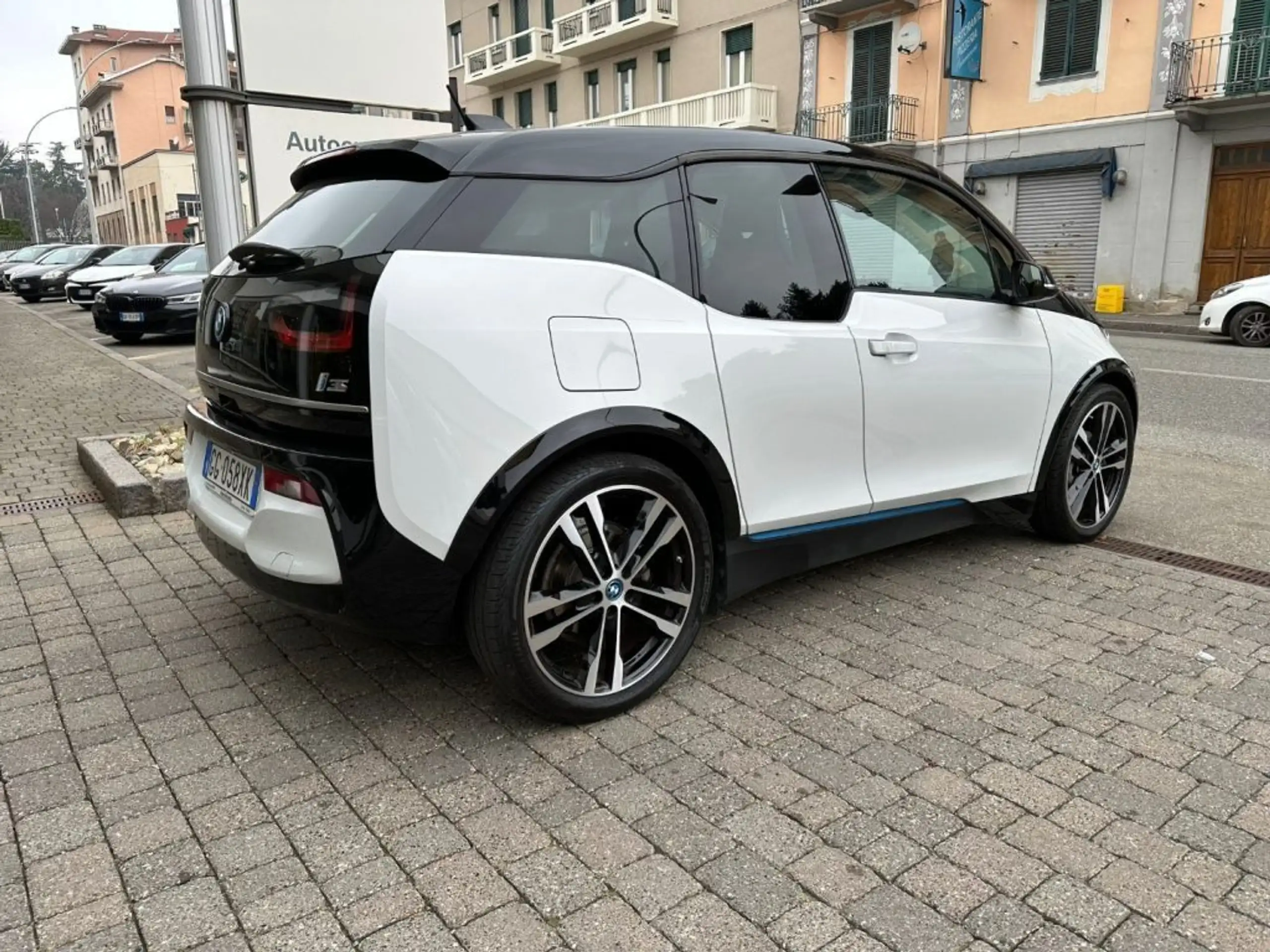 BMW - i3