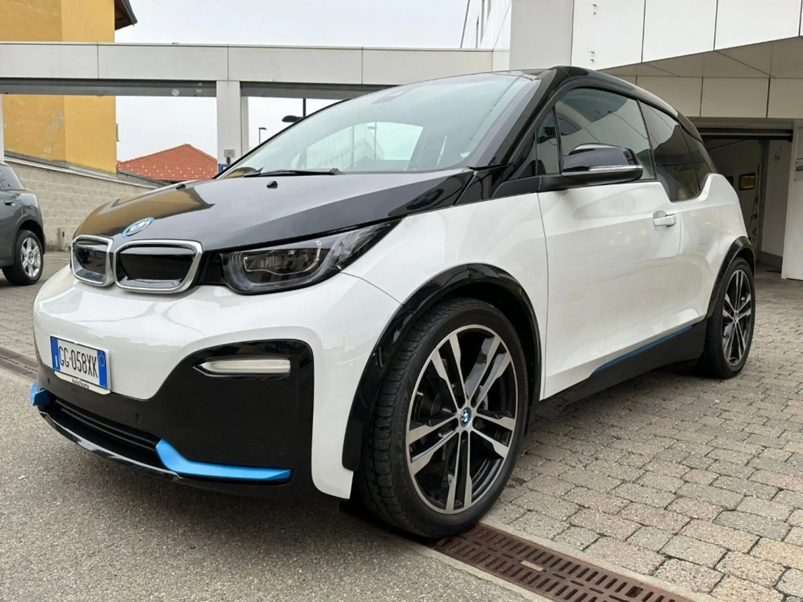 BMW - i3