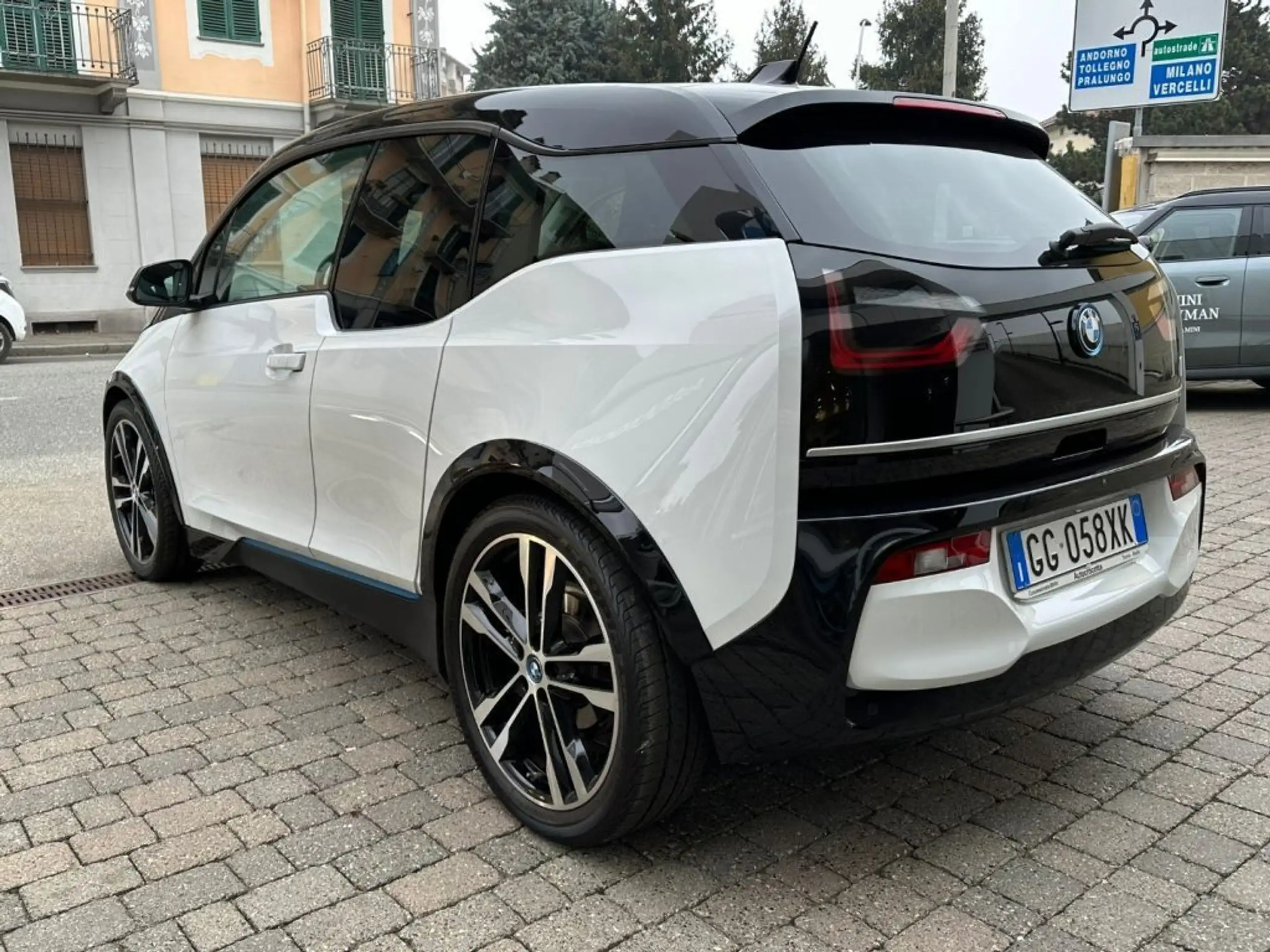 BMW - i3