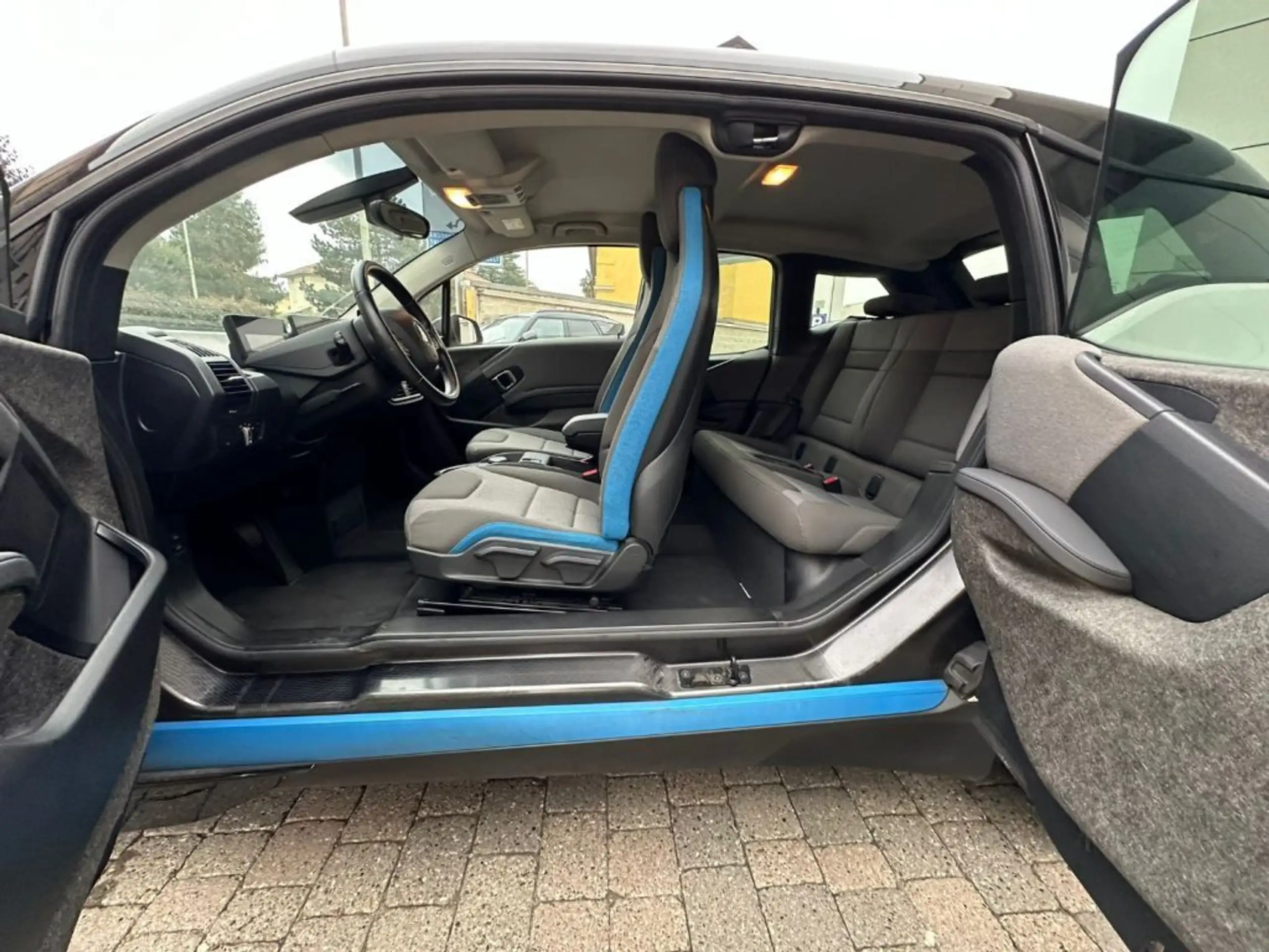 BMW - i3