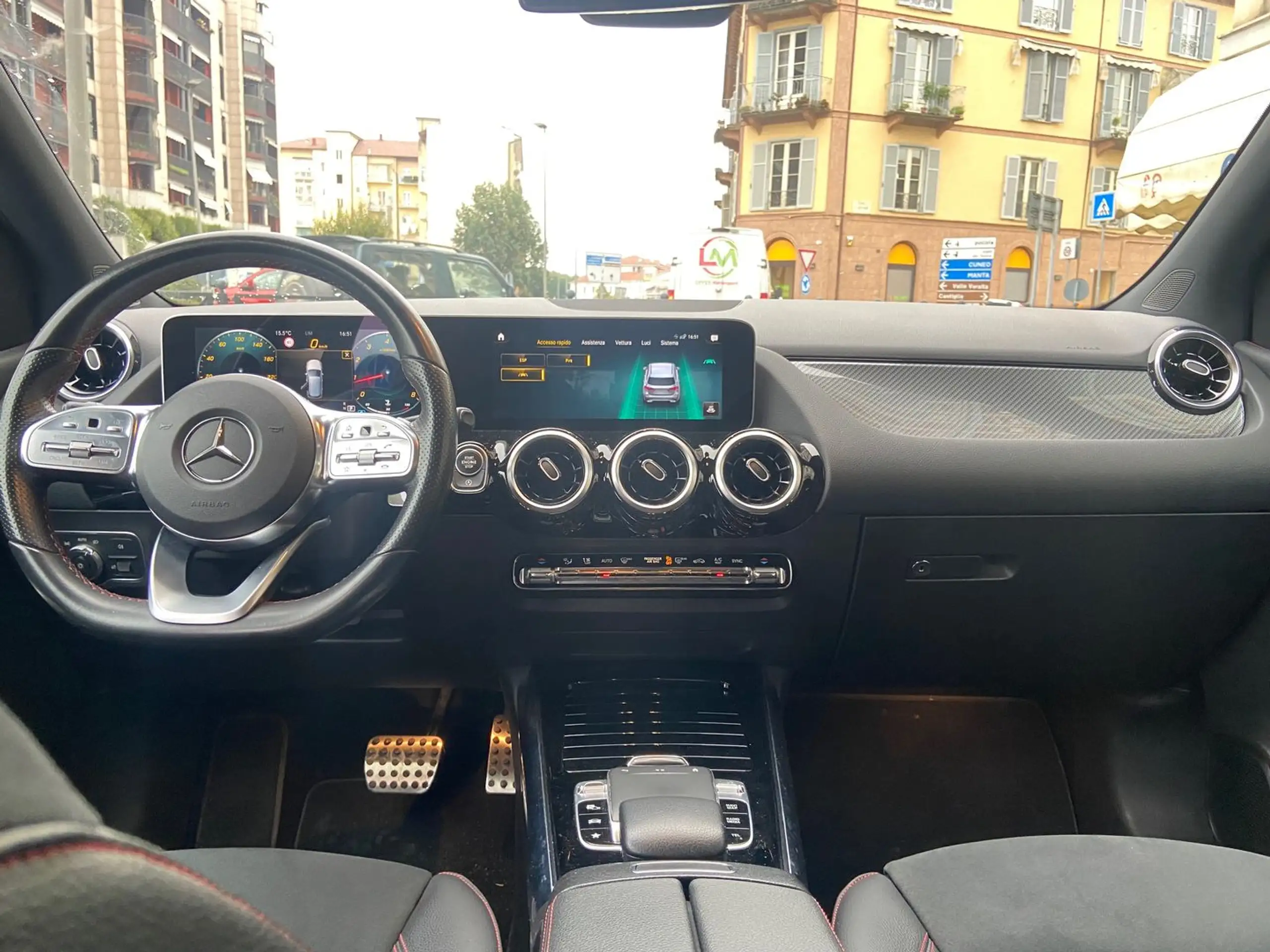 Mercedes-Benz - B 200