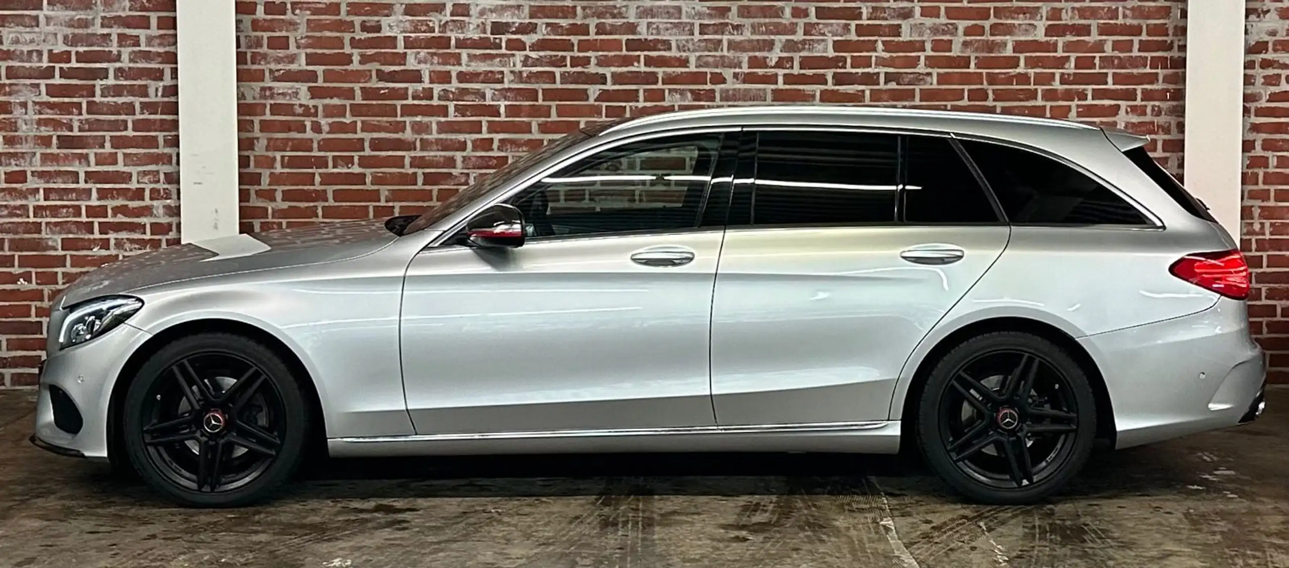 Mercedes-Benz - C 220