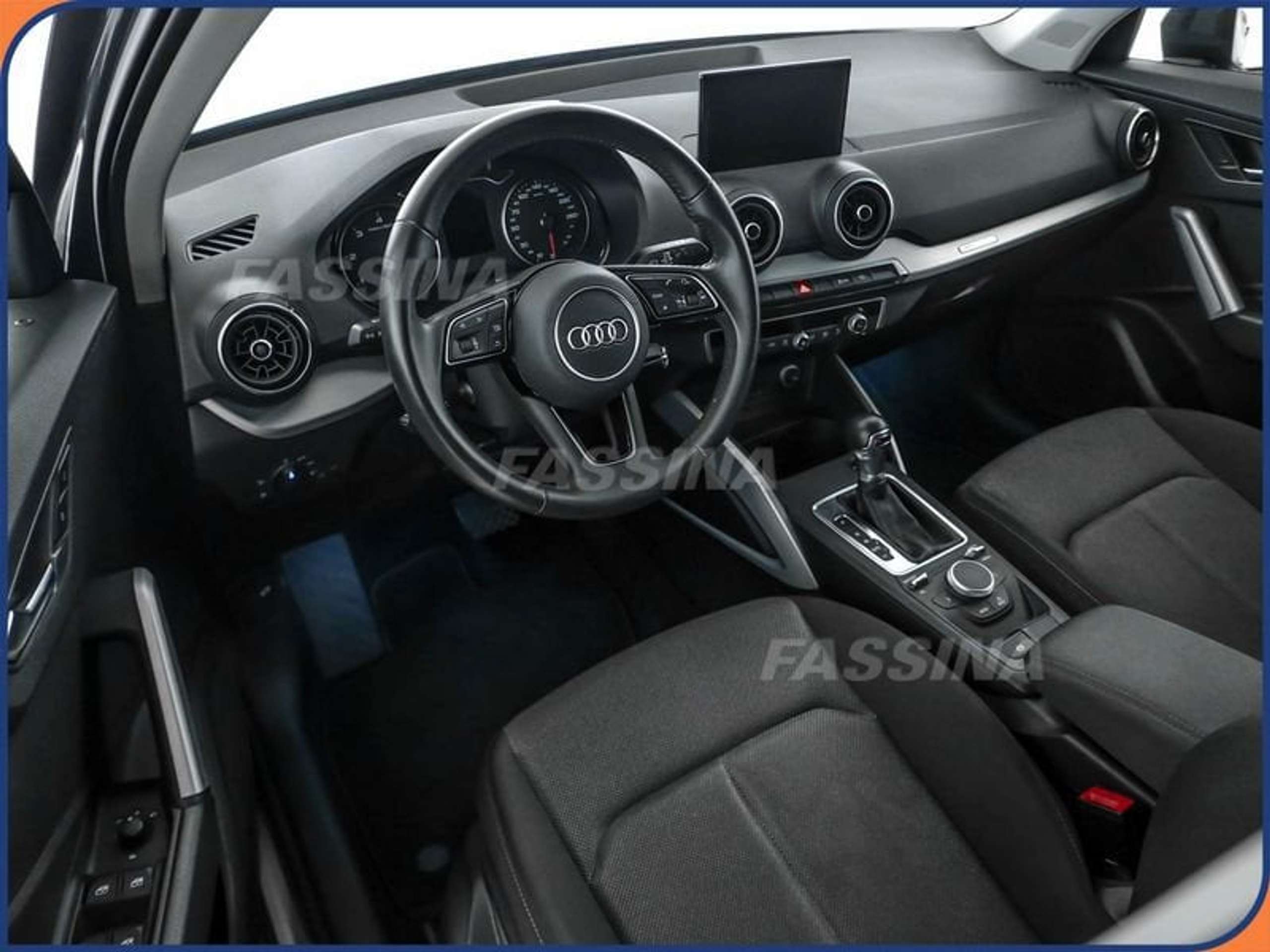 Audi - Q2