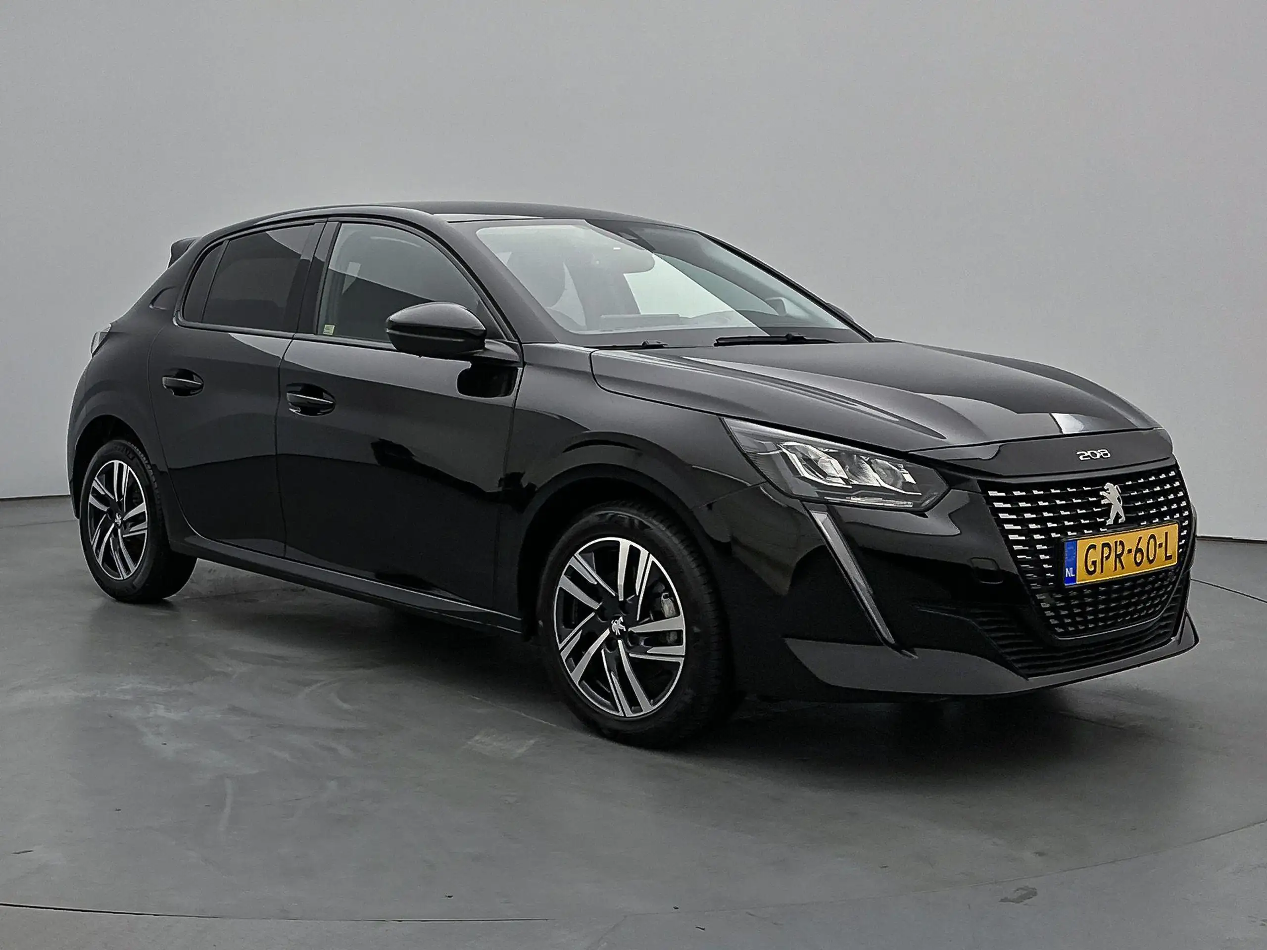 Peugeot - 208