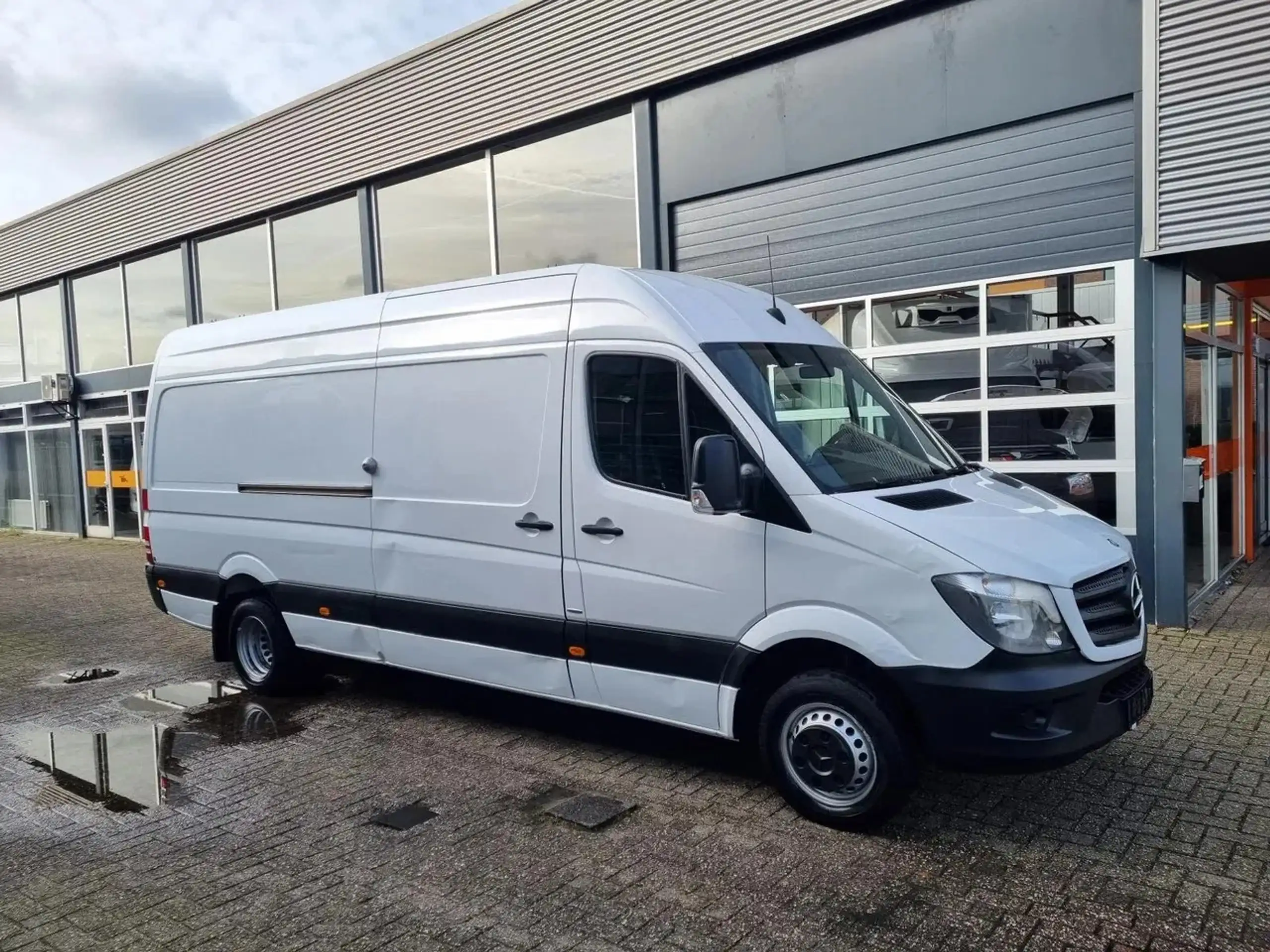 Mercedes-Benz - Sprinter