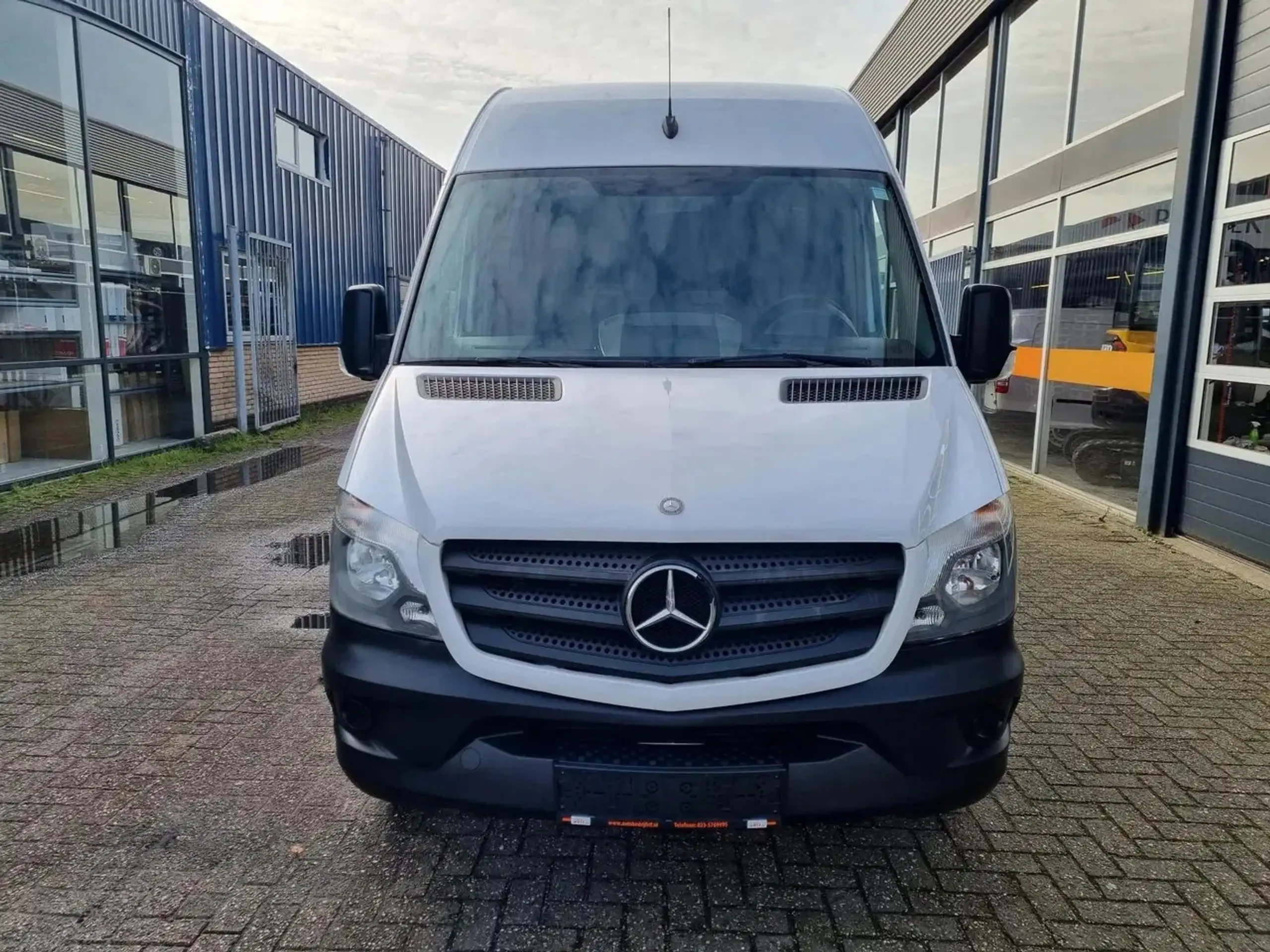 Mercedes-Benz - Sprinter