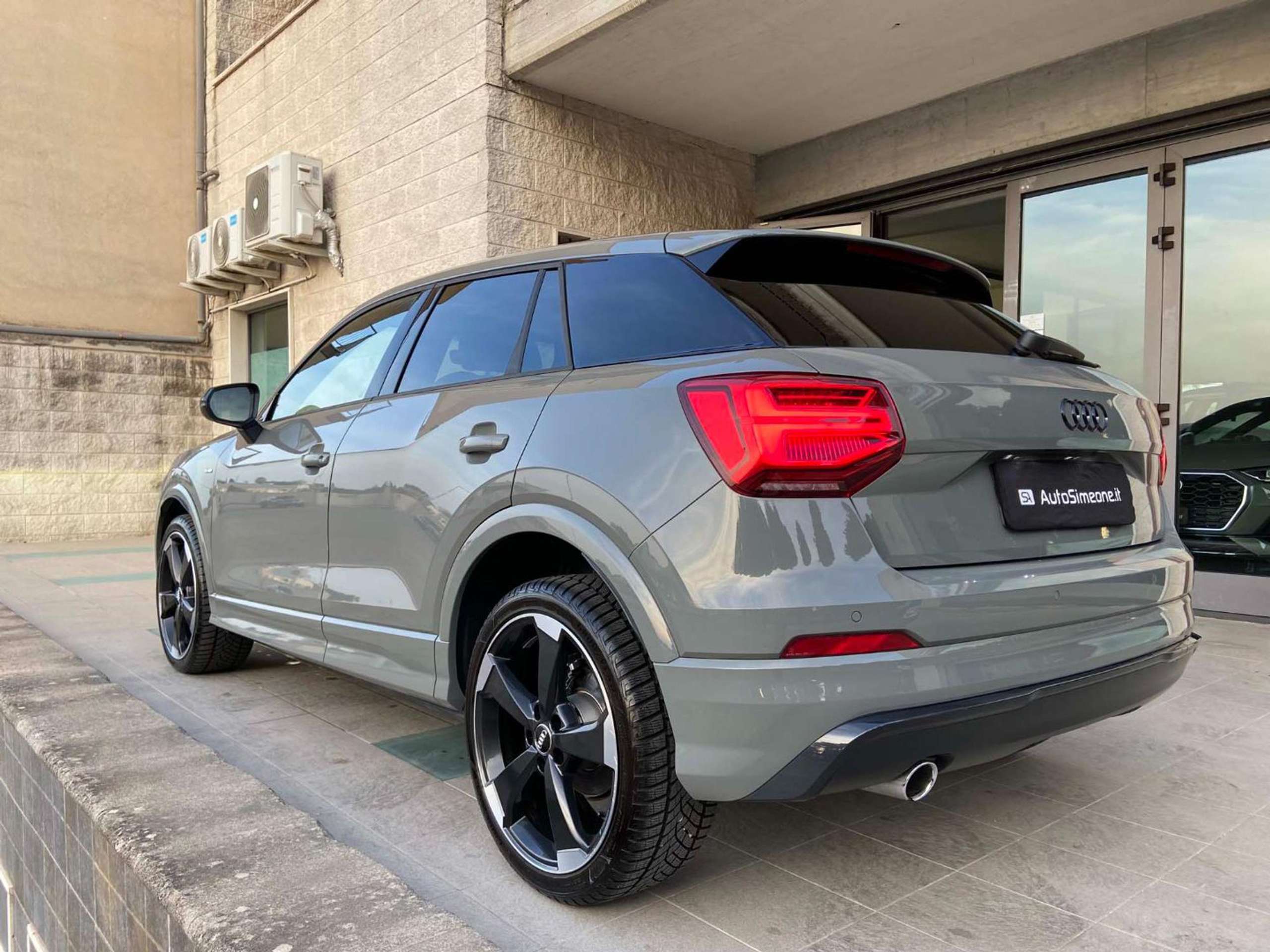 Audi - Q2