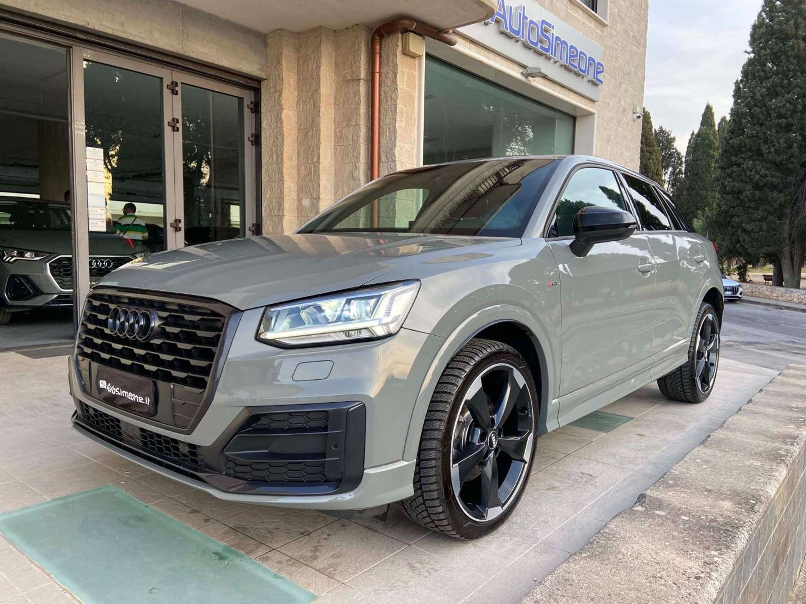 Audi - Q2