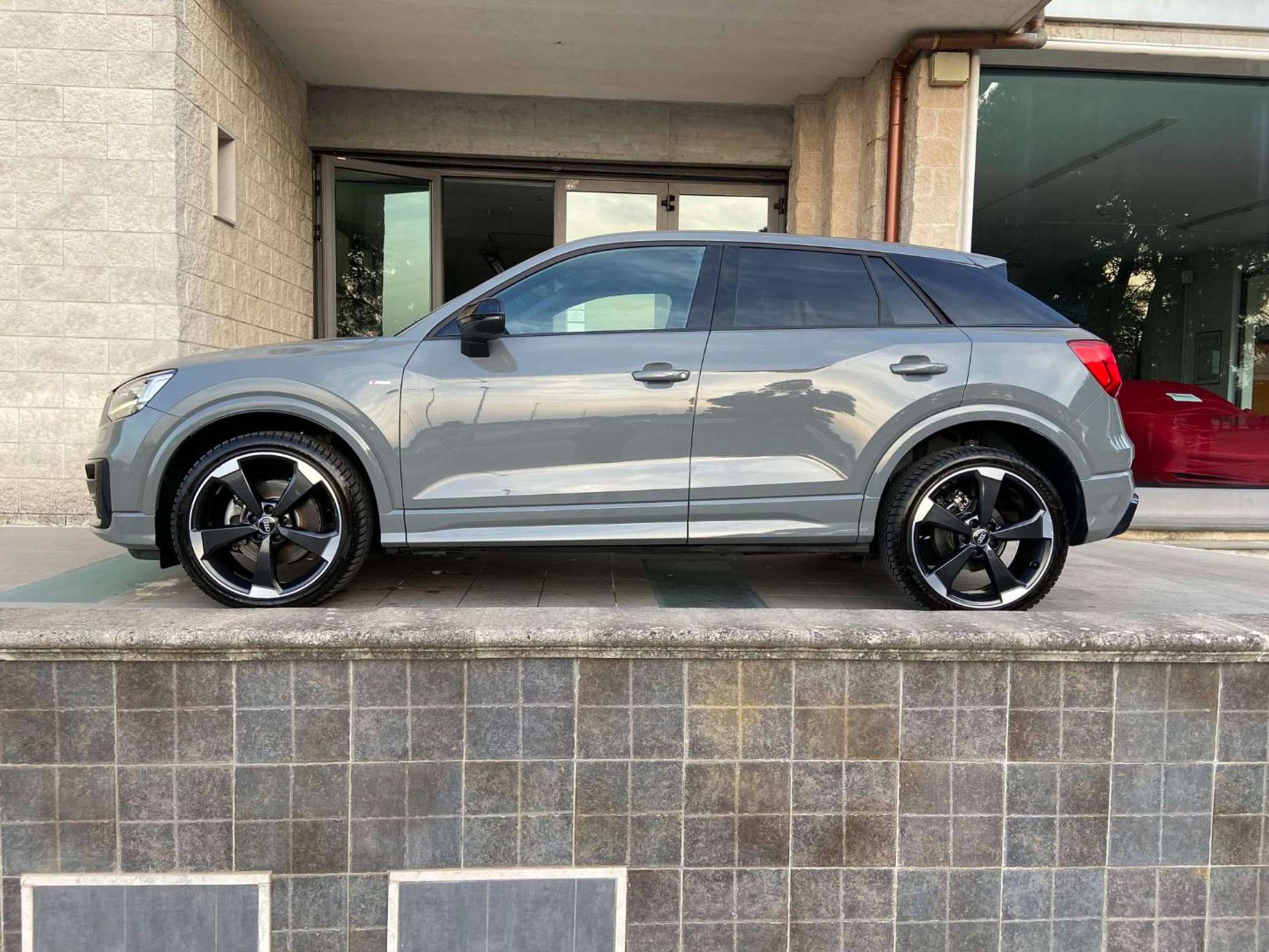 Audi - Q2