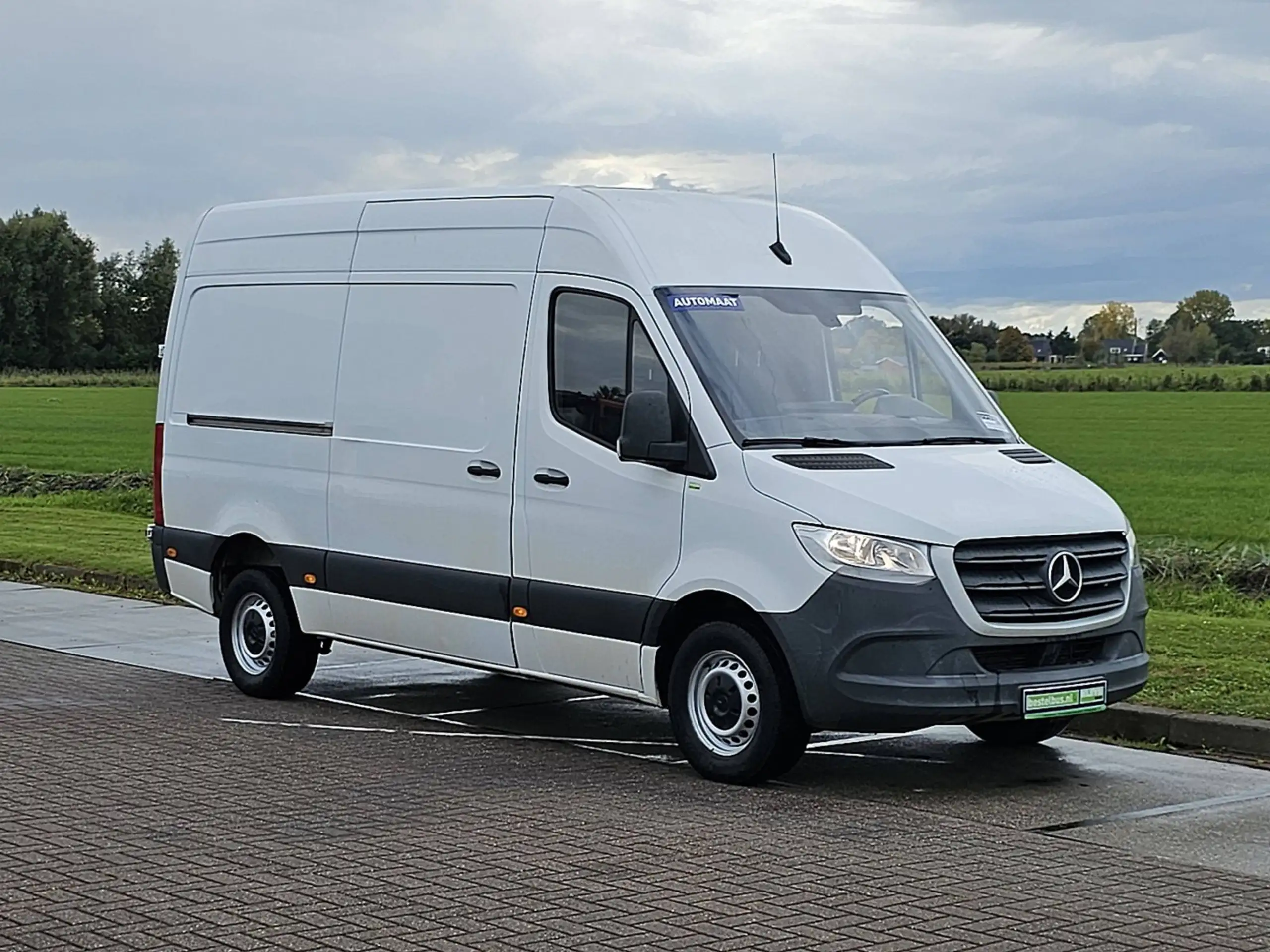 Mercedes-Benz - Sprinter