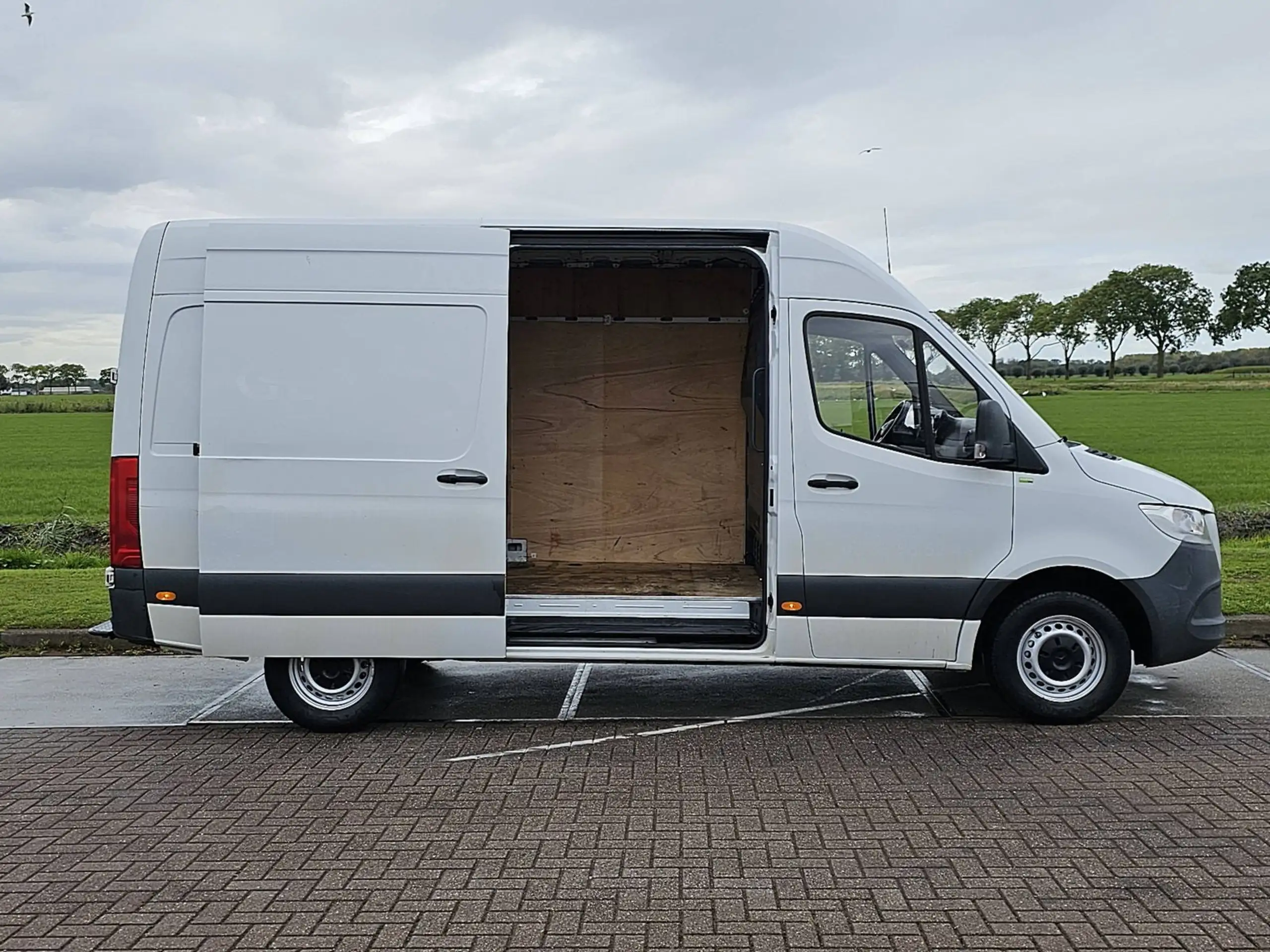 Mercedes-Benz - Sprinter